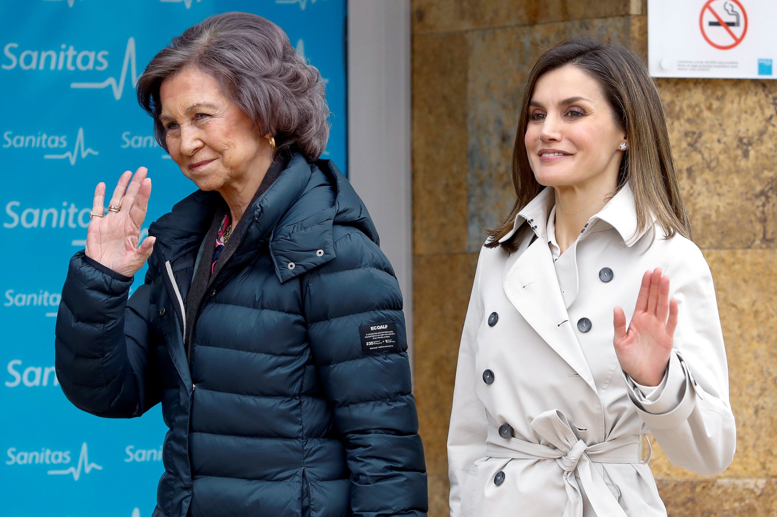 Operación hipocresía: Letizia y Sofía, juntas a ver a Juan Carlos al hospital