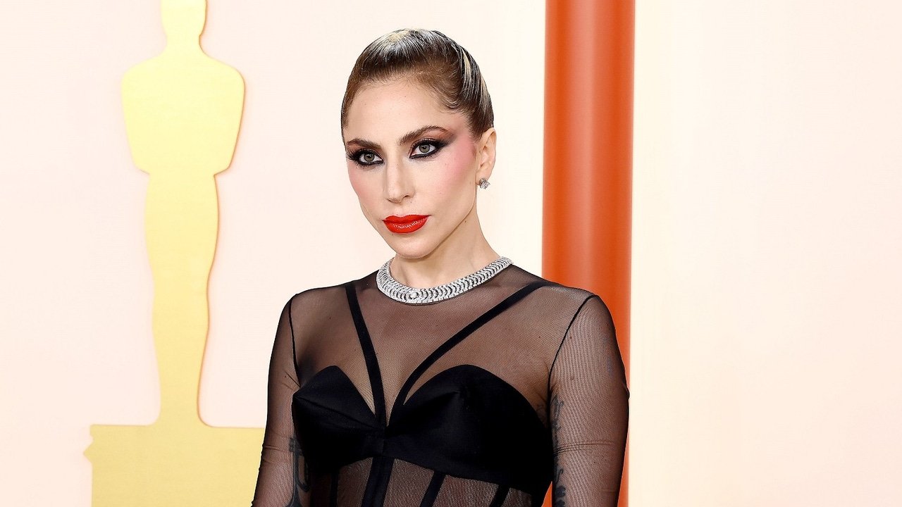 De estrella de la UFC a artista de moda: Lady Gaga ya tiene sus cuadros en casa