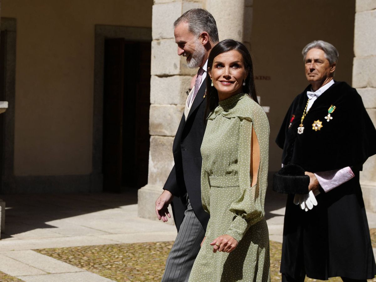 Letizia, en la intimidad, ni besos, ni cariño, tampoco acepta que la toquen