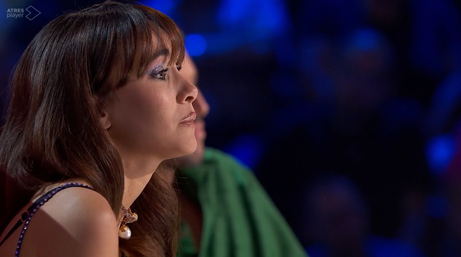 El xicot d'Aitana, Sebastián Yatra, deixa veure el que hi ha sota de la tovallola