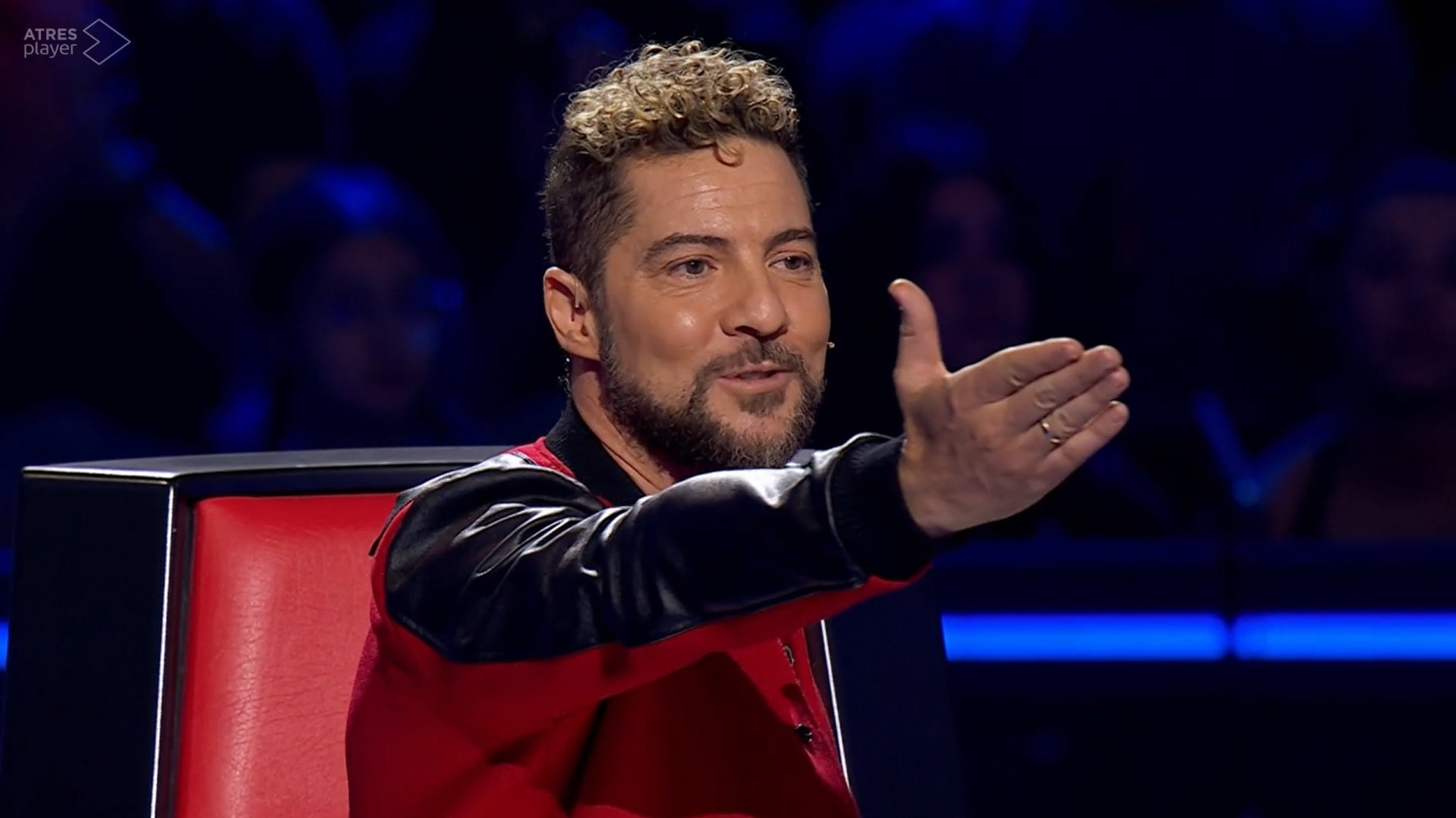 D'estrella amb David Bisbal a rebre esbroncades, declivi sobre l'escenari, galls