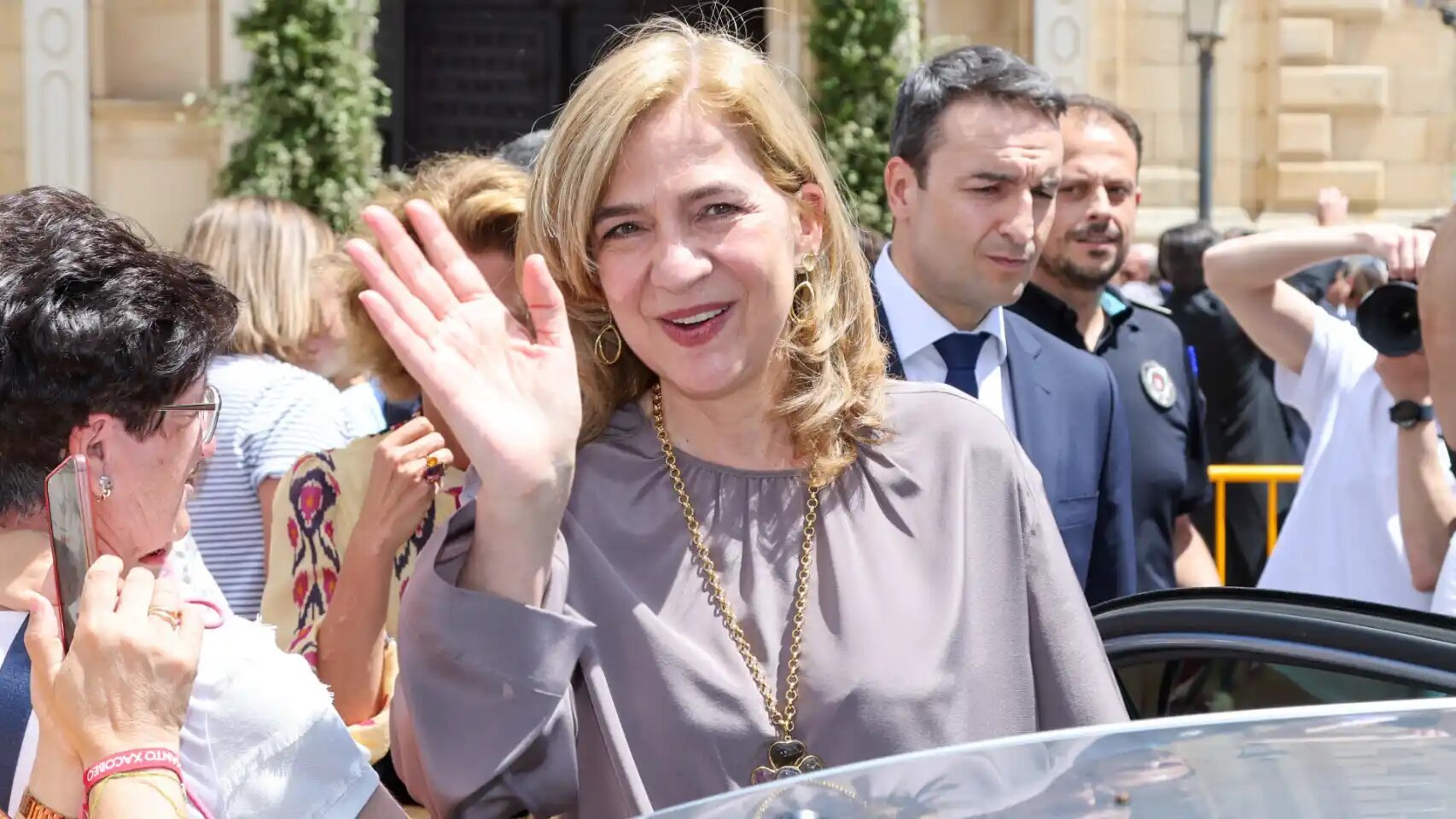 La infanta Cristina, 'nuvi a la fuga', Barcelona 1 de la matinada, 2 noms