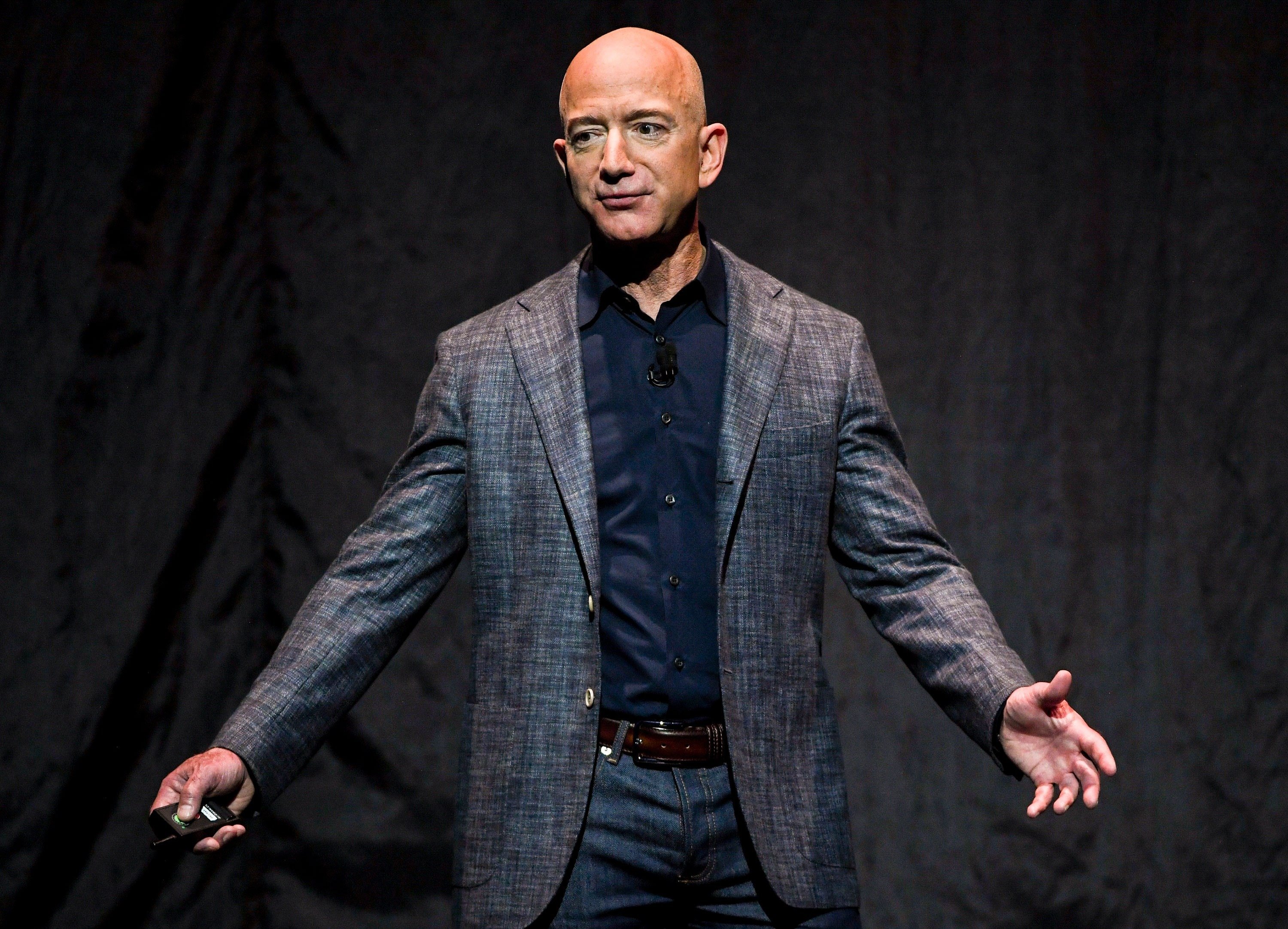 Jeff Bezos està vivint després de deixar Amazon la vida de luxes que tots voldríem si tinguéssim diners