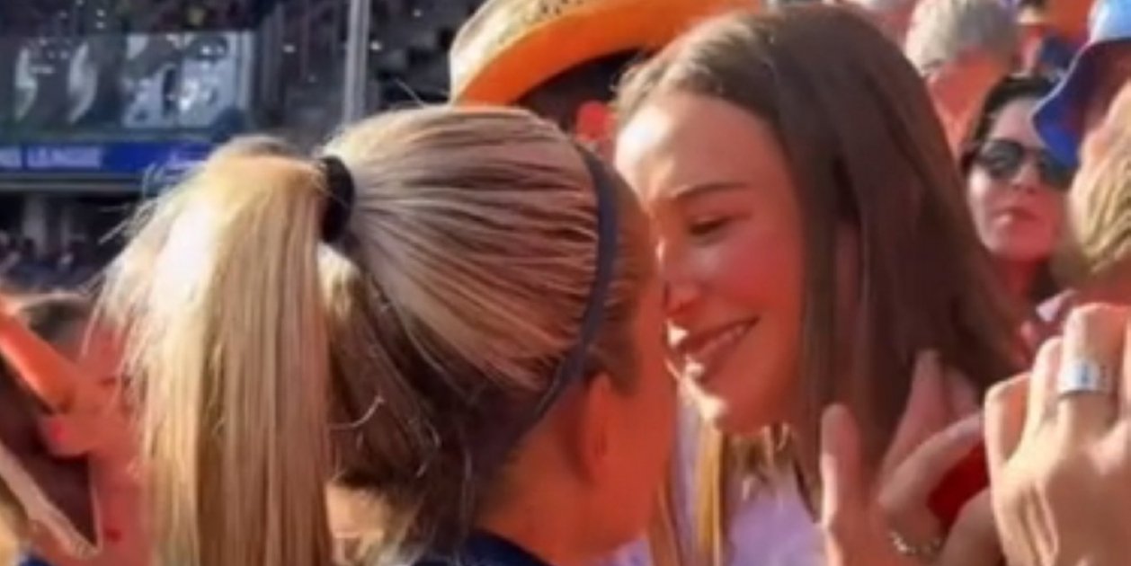 La Imatge D Alexia Putellas I Olga R Os A Eindhoven Que Fon La Xarxa Molt  Conf Ssexiezpix Web Porn