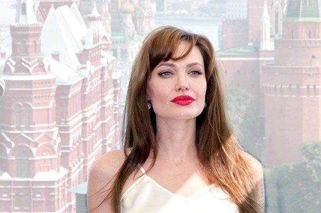 L'estil de Angelina Jolie és més simple del que penses: només dos colors