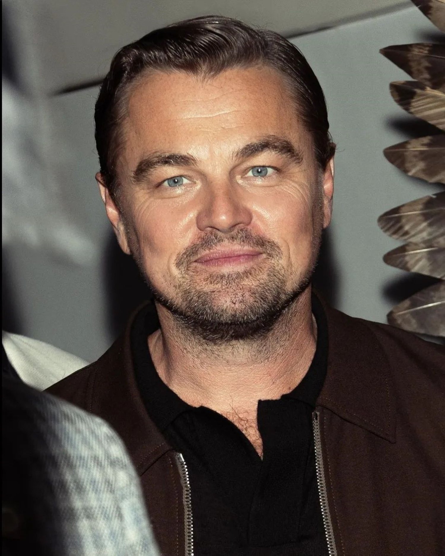 Estupor de los fans de Leonardo Di Caprio, su nueva novia es clavada a él: "Da miedo"