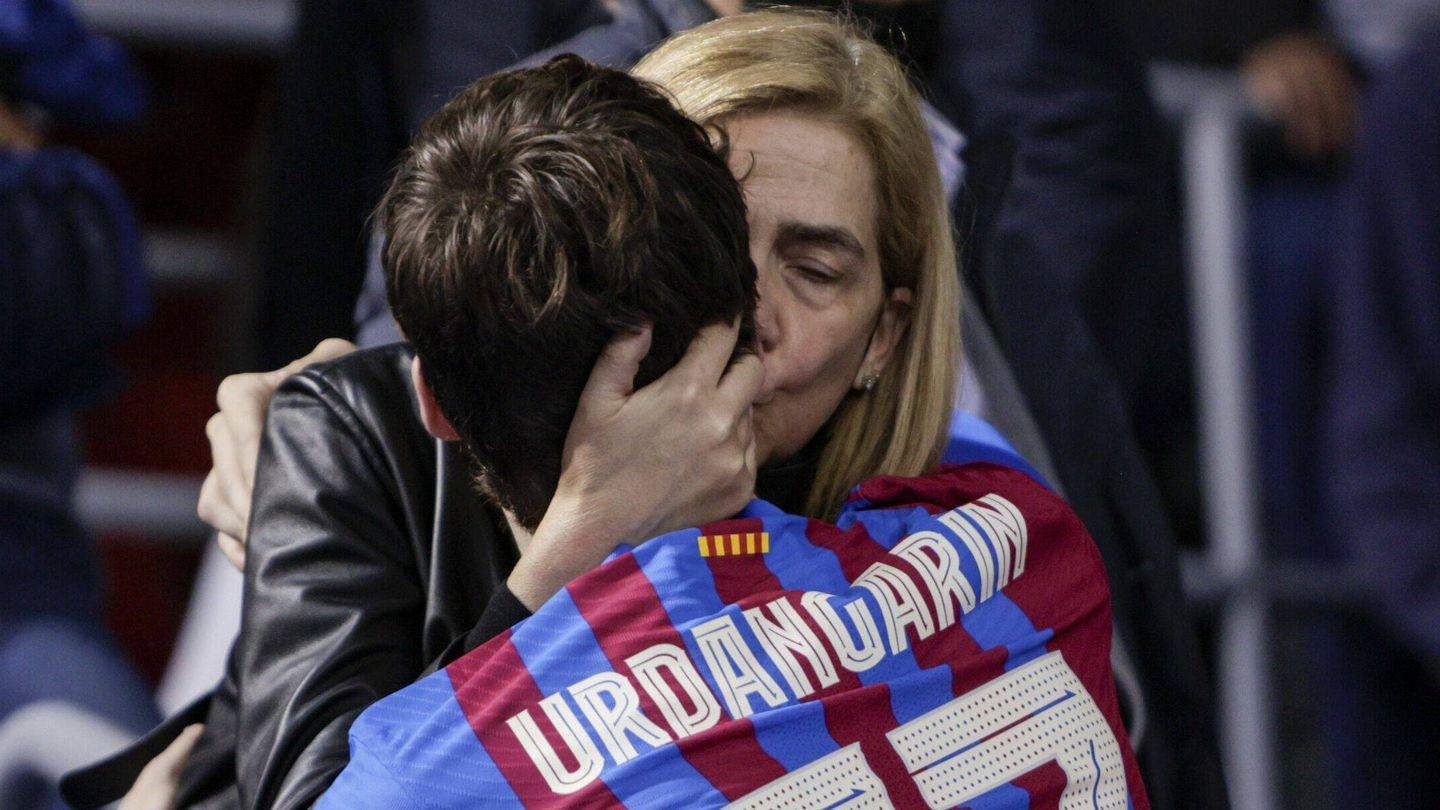 2 de los hijos de la infanta Cristina se acercan a Ainhoa Armentia