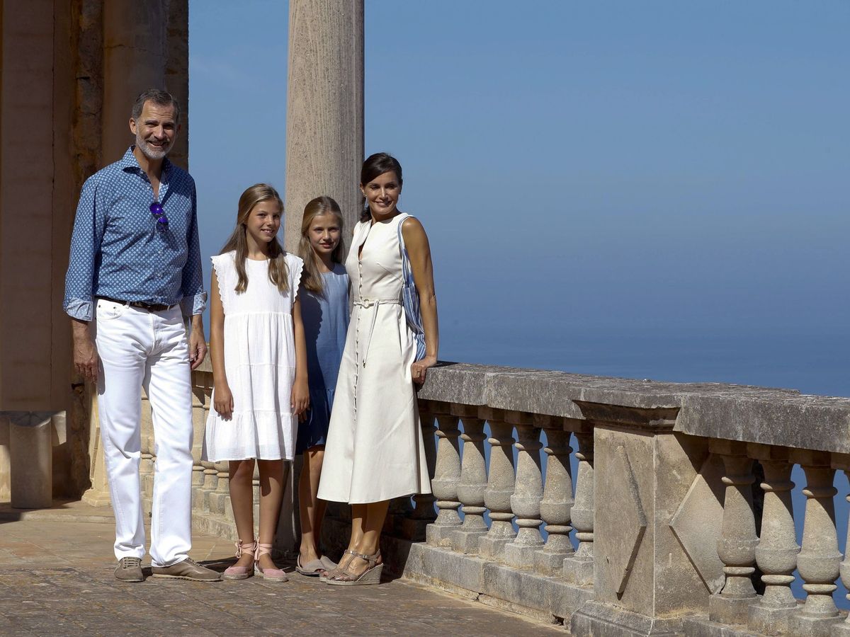 Felip VI demana a la seva germana Cristina que desaparegui durant 8 dies