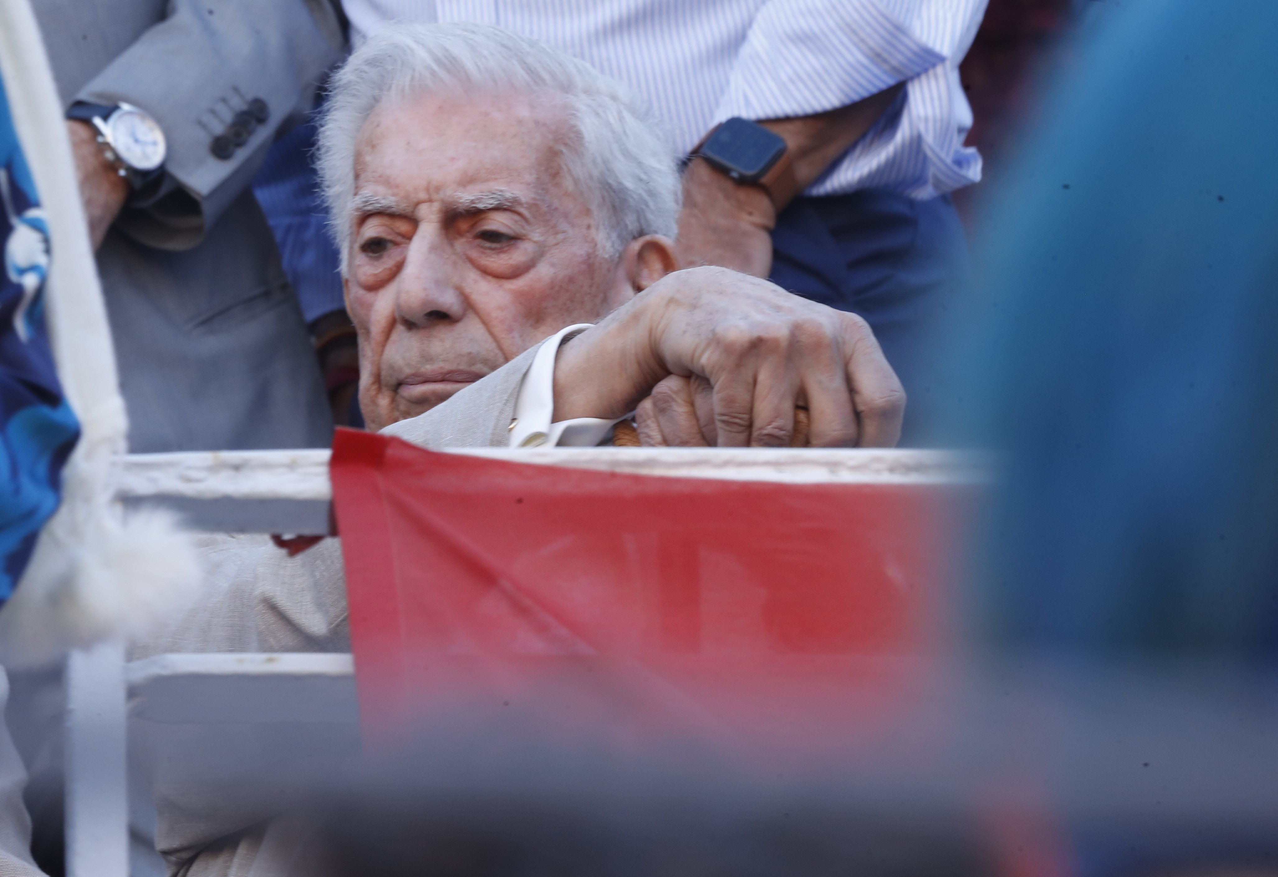Mario Vargas Llosa ingressat a l'hospital, situació delicada als 87 anys