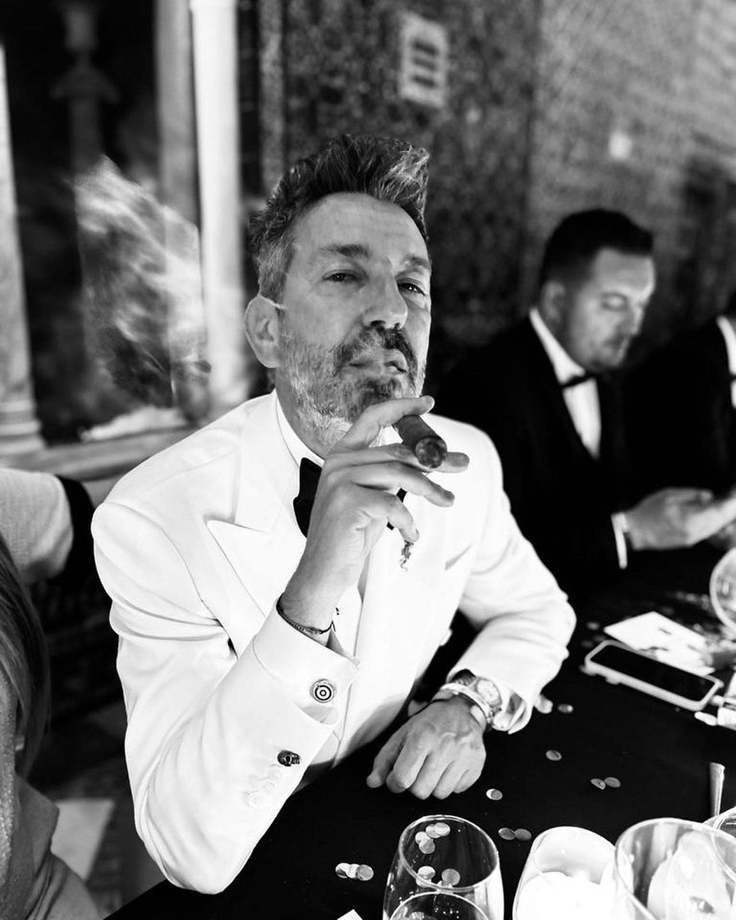 Valldeperas, alta tensión con Charly, marido de Lydia Lozano, en un bar de Madrid: "Ni me toques, me das asco"
