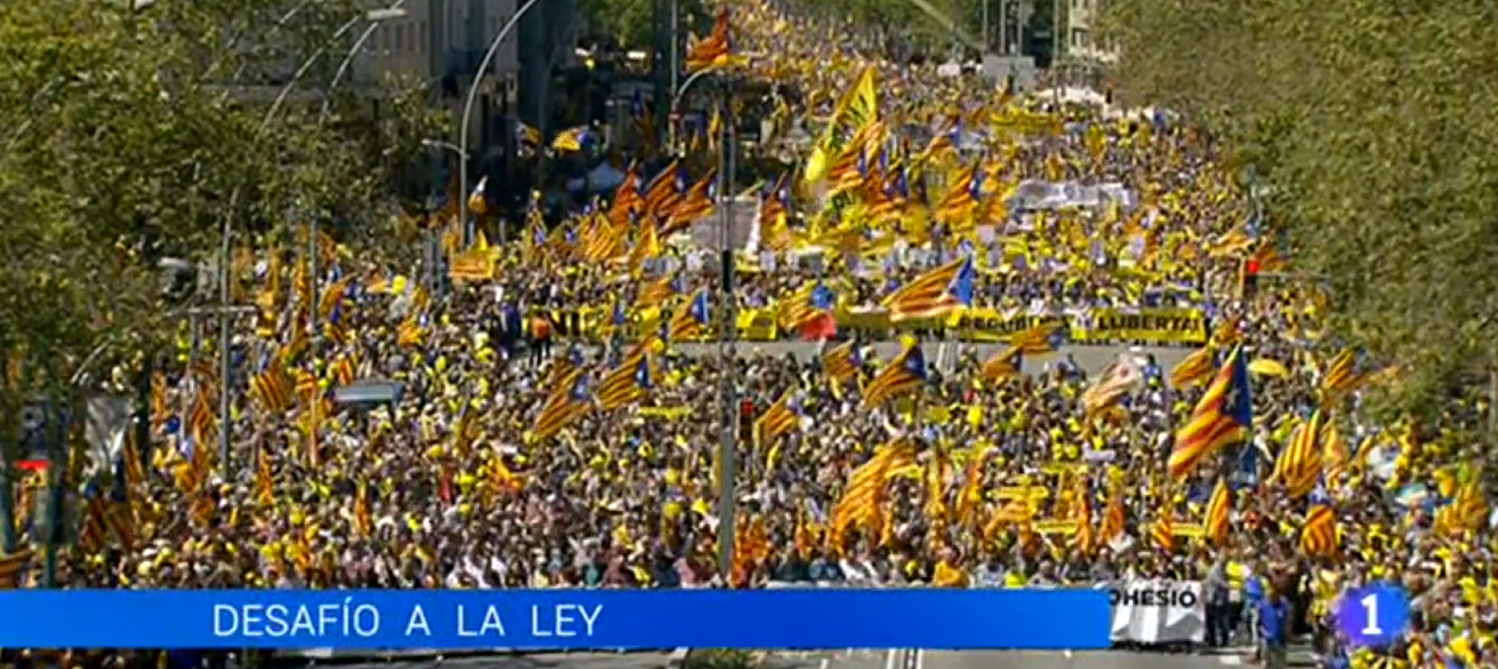 TVE relega la manifestación en Catalunya y la llama "Desafío a la ley"