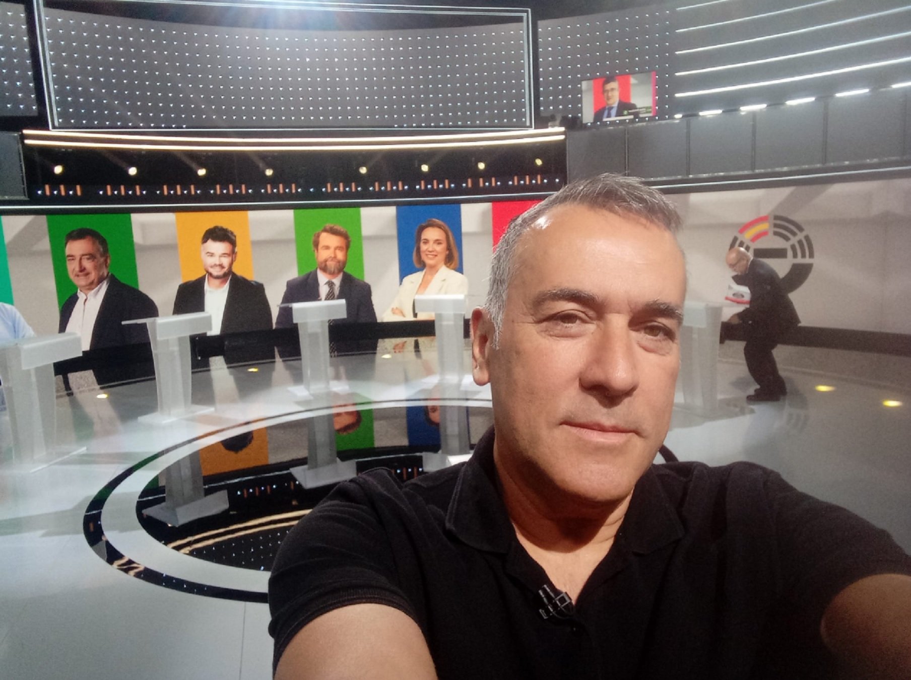 El gest catalaníssim del presentador del debat de portaveus a TVE: catalanòfobs irats