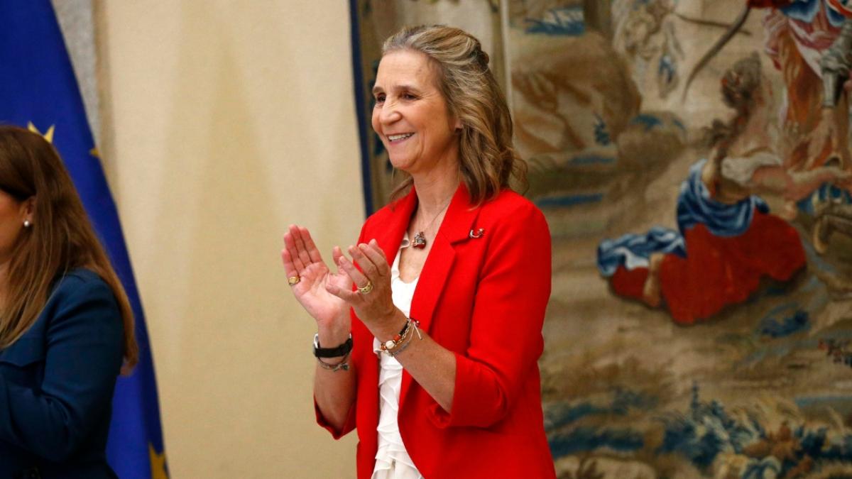 La infanta Elena pide disculpas a la familia en nombre de Felipe VI, aunque el problema lo ha causado Letizia