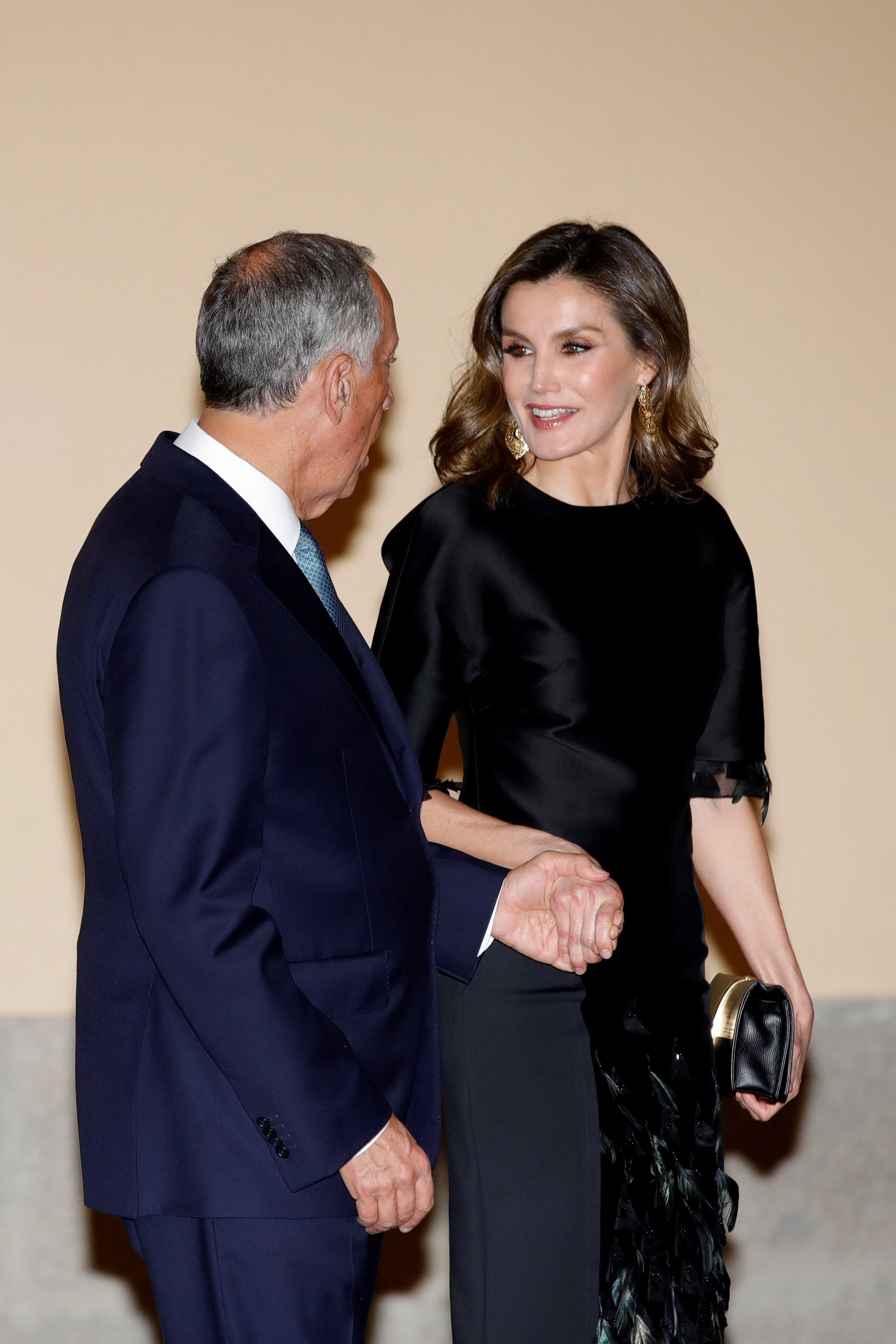 La reina Letícia obliga el president de Portugal a fer-li un regal molt car