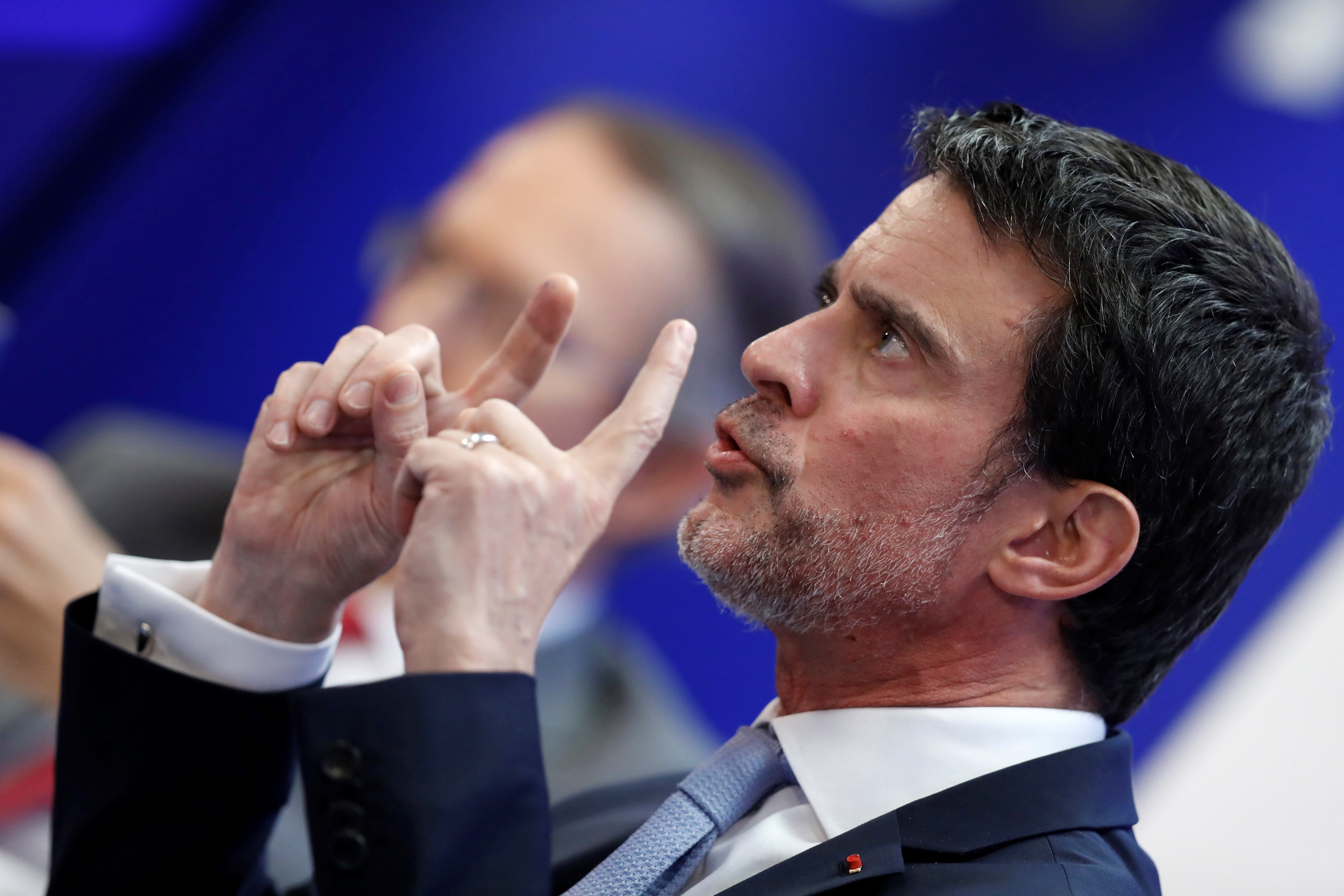 Manuel Valls se indigna por una foto íntima con una burguesa catalana y contraataca