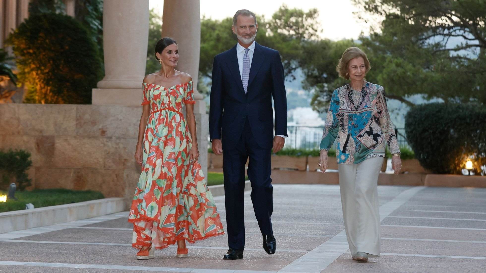 Marivent es un ir y venir de médicos ante la gravedad que pone en riesgo las vacaciones de la reina Sofía