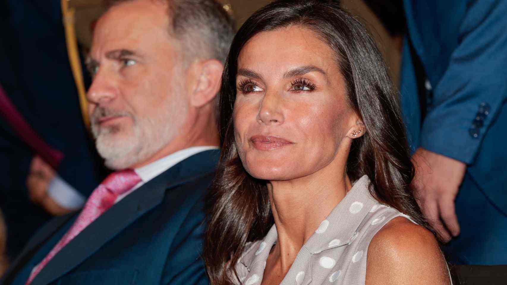 Letícia, infidel, dues relacions de llit alhora, Felip VI i l'"altre"