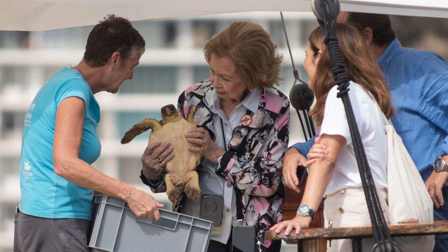 El peor día de la reina Sofía en Marivent, humillada delante del servicio por Letizia, no perdona