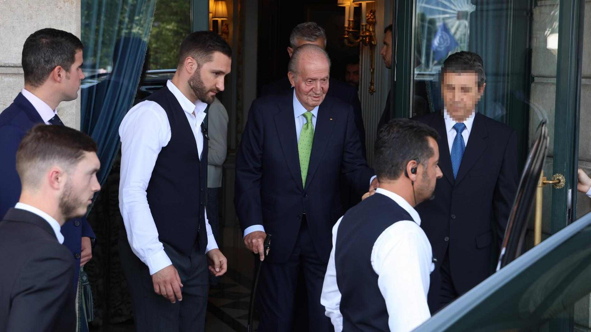 Juan Carlos I viaja con la que ha sido su amiga especial en los últimos 43 años