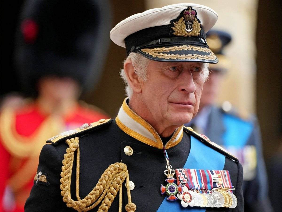 Carlos III abre nuevas contrataciones en Buckingham, sueldo de 58.000 euros