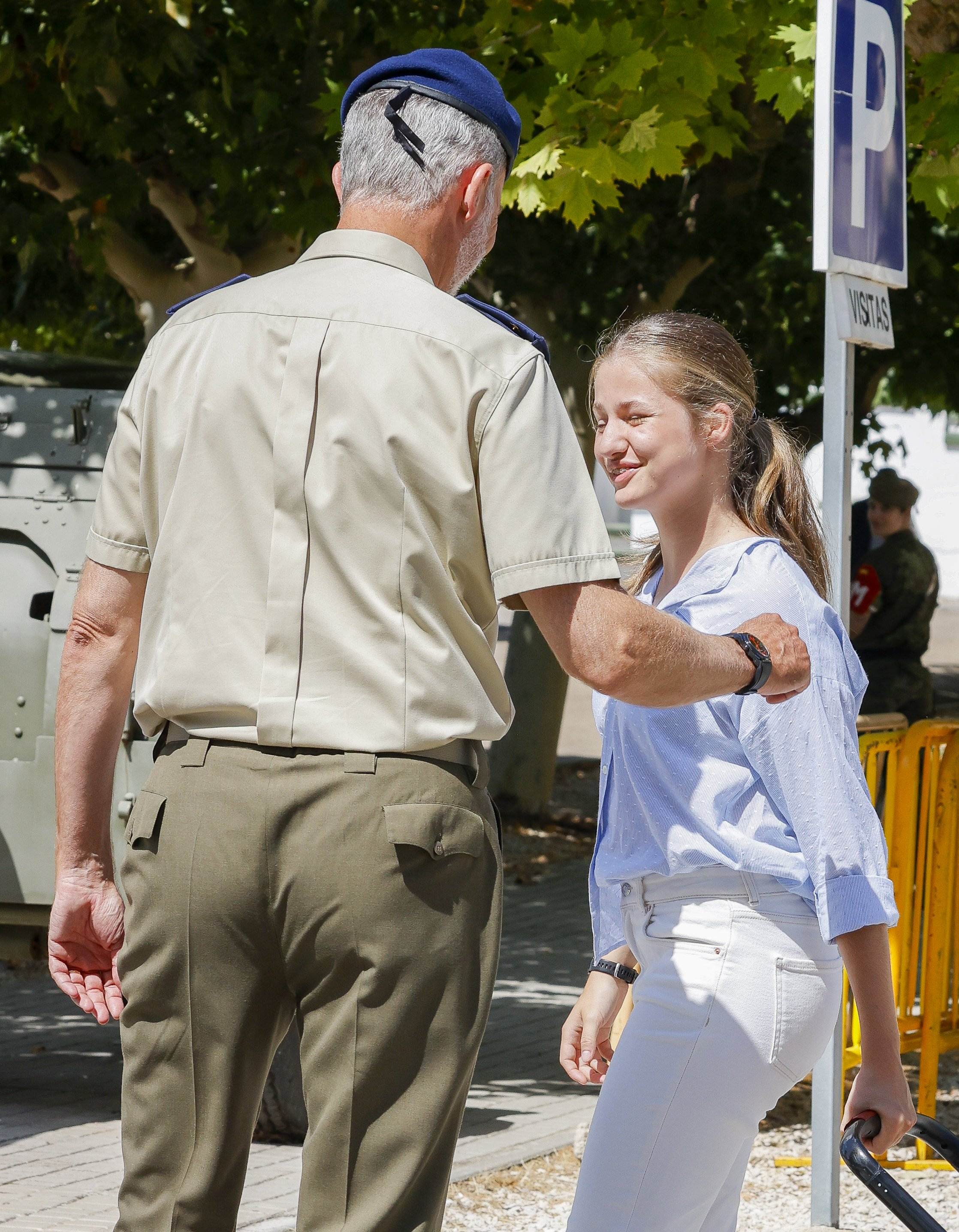 Felipe VI le pide a su hija Leonor que aguante, está necesitando ayuda en la Academia, lágrimas