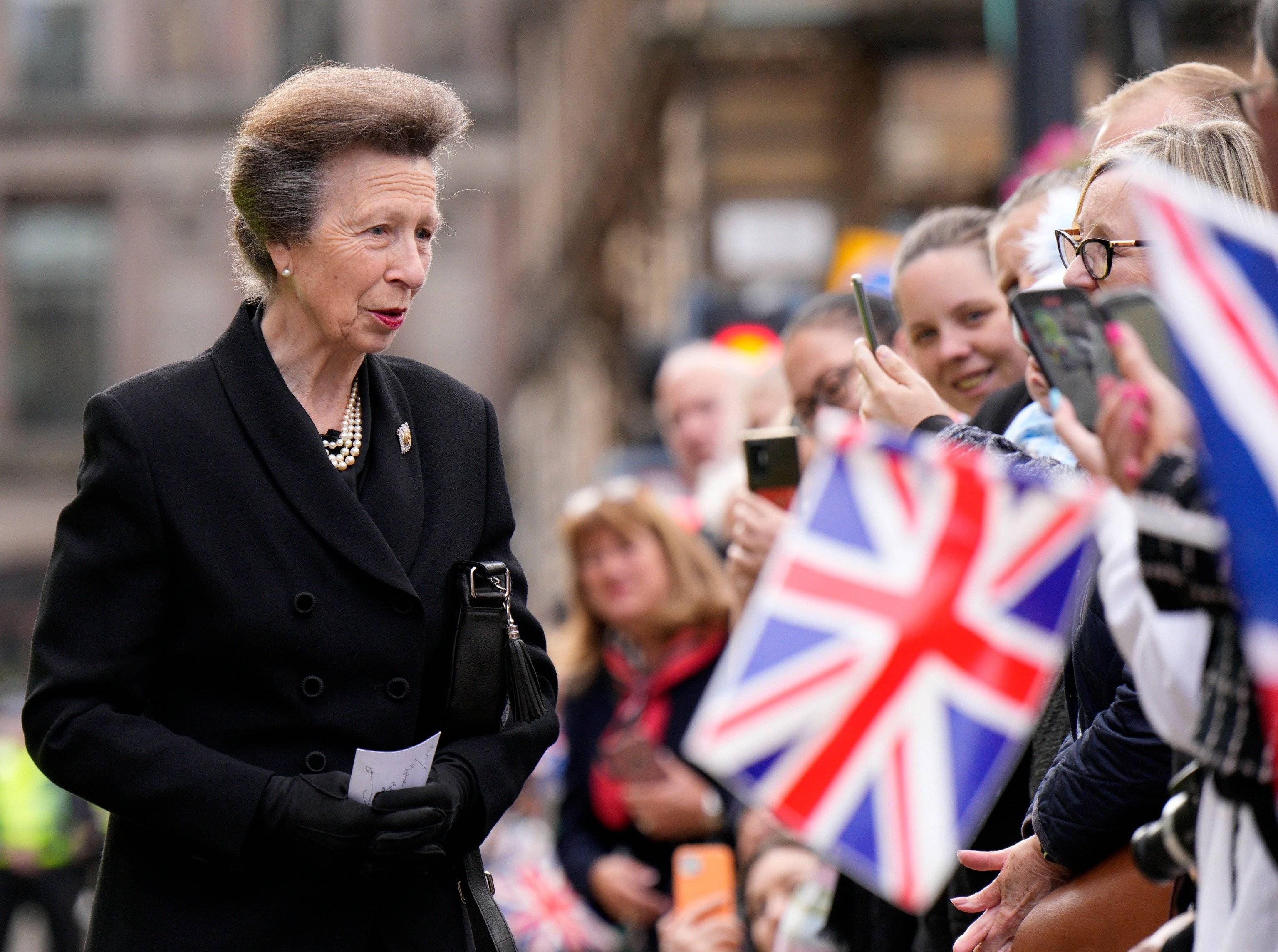 La princesa Ana li va demanar a Harry que busqués una dona blanca