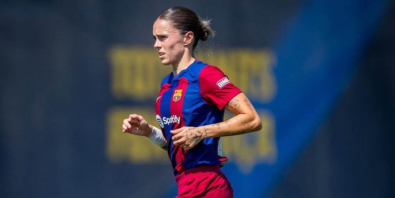 Mapi León pasea por Barcelona ajena a la tormenta de la selección española