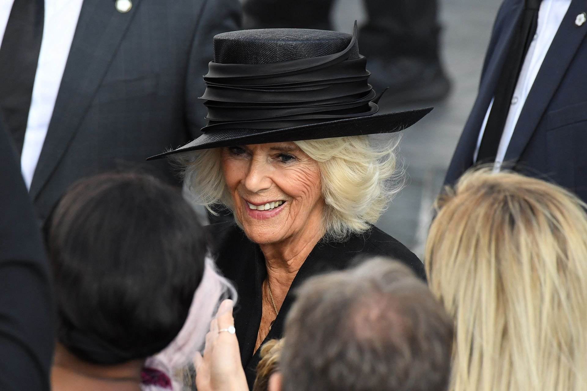 Camilla Parker Bowles, de luto, muere su primer gran amor