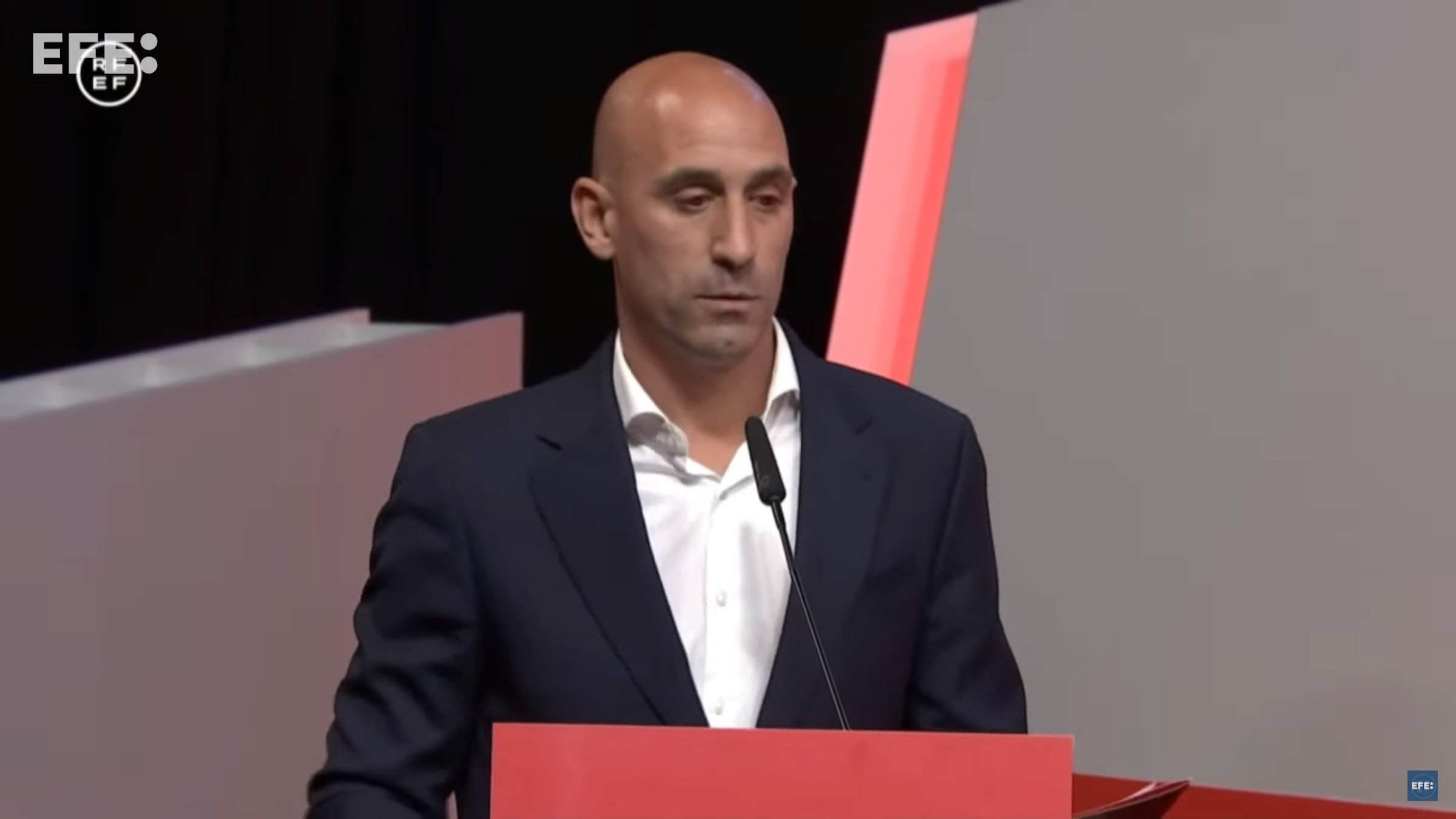 Jordi Basté sentencia Luis Rubiales i l'esperpent de la Federació, tothom en xoc