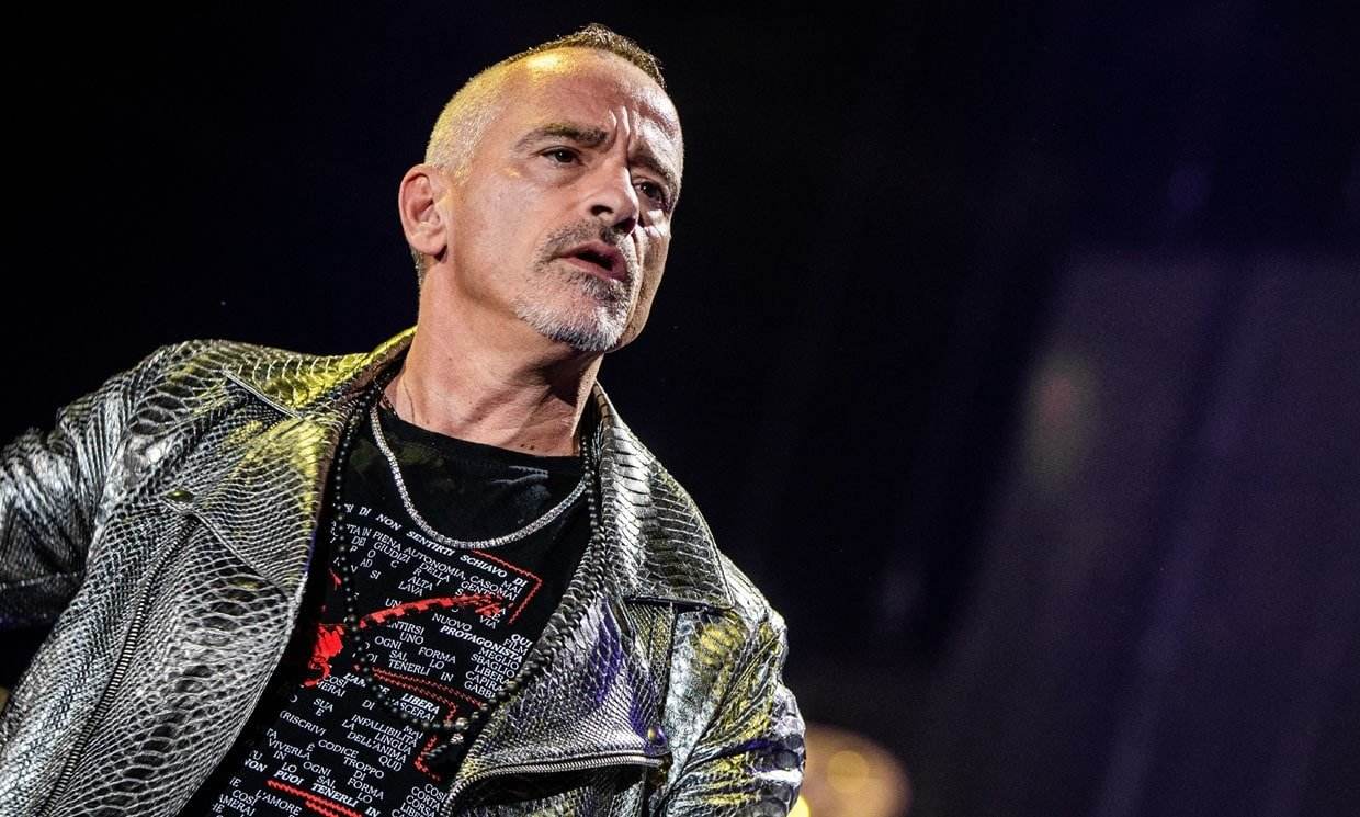 Eros Ramazzotti hace ‘un Leonardo DiCaprio’