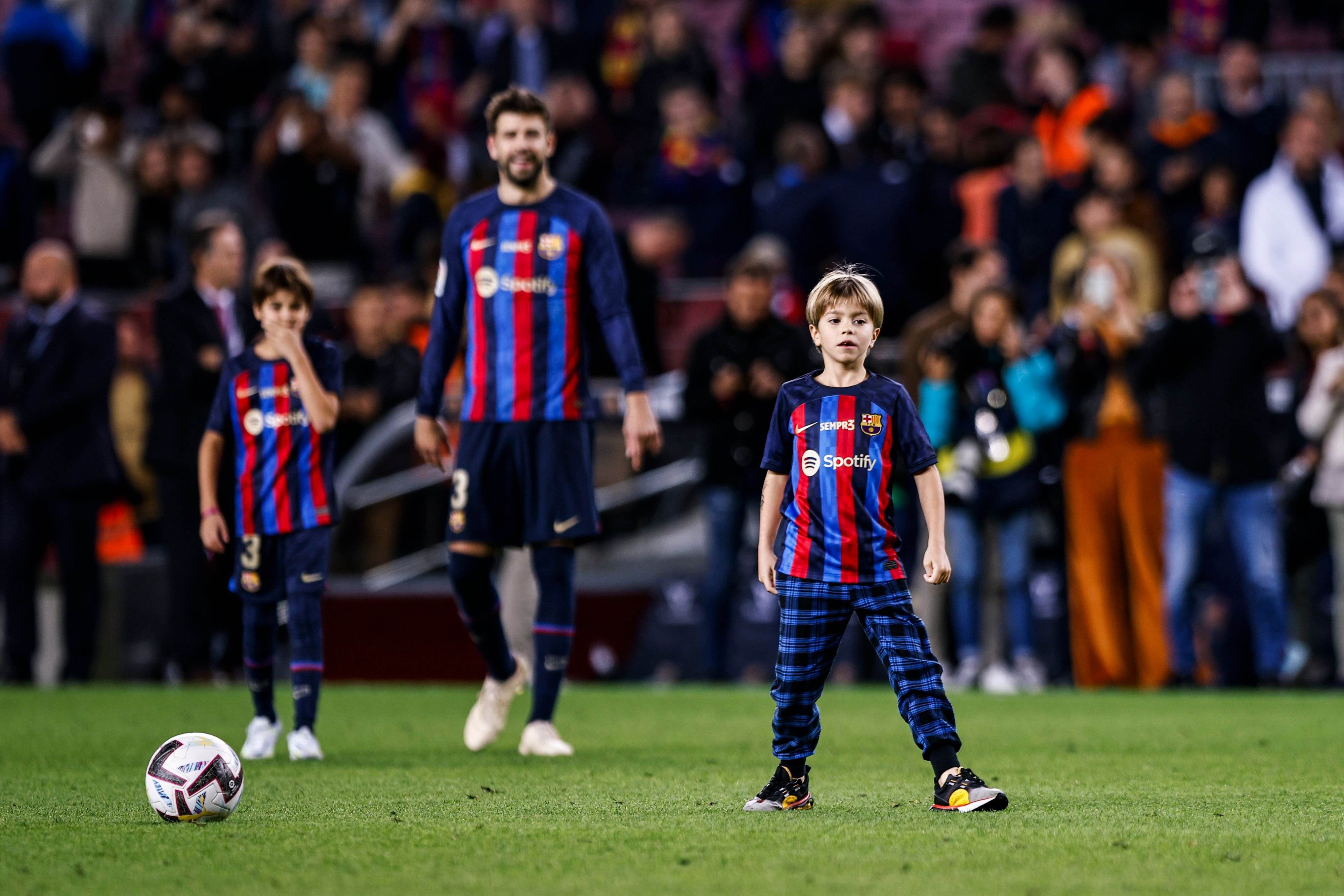 Así suena la voz de los hijos de Gerard Piqué en catalán, video emocionante