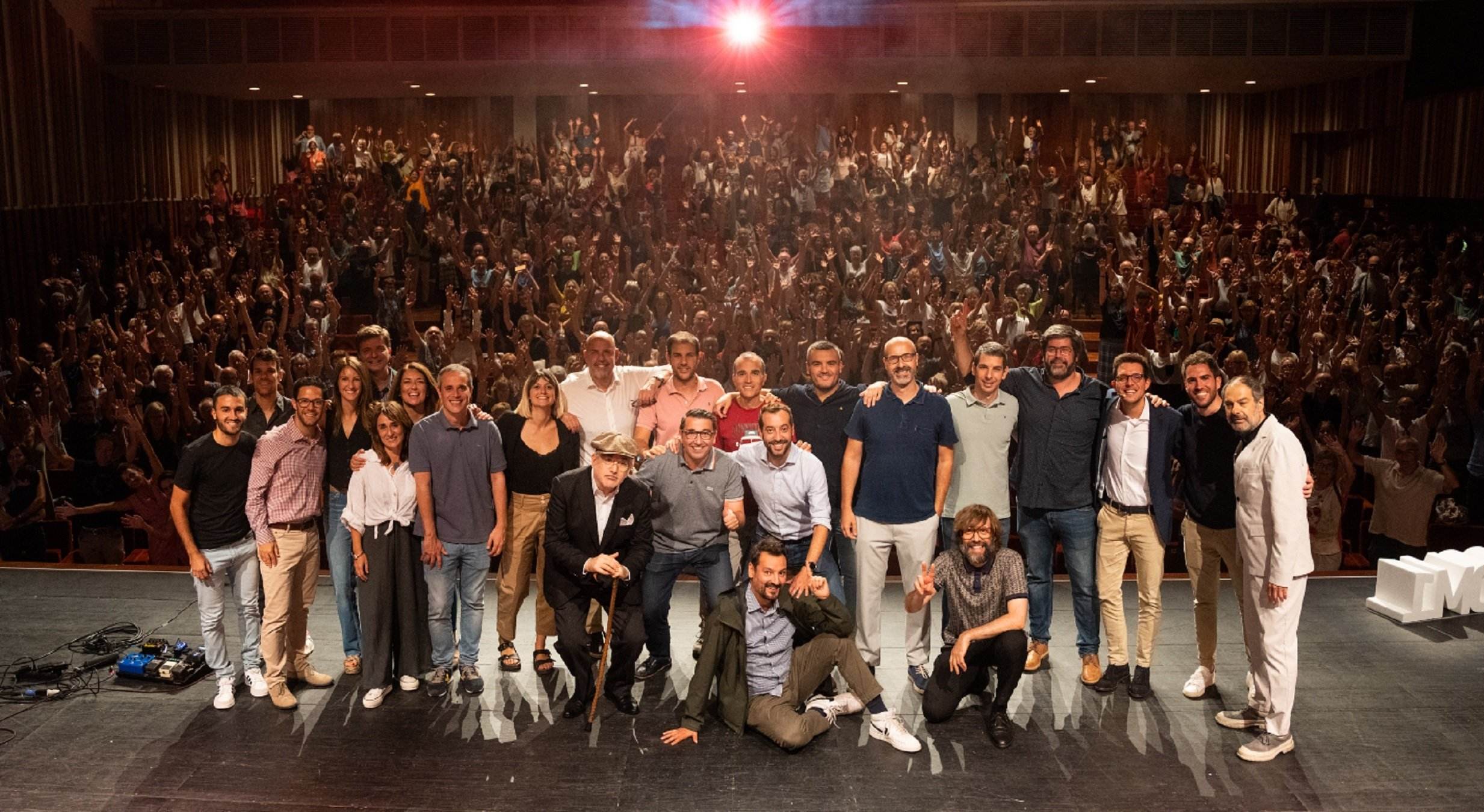 Locutor de RAC1 mostra la petició de mà més infame: "A mi em fa això i es casa amb sa mare"