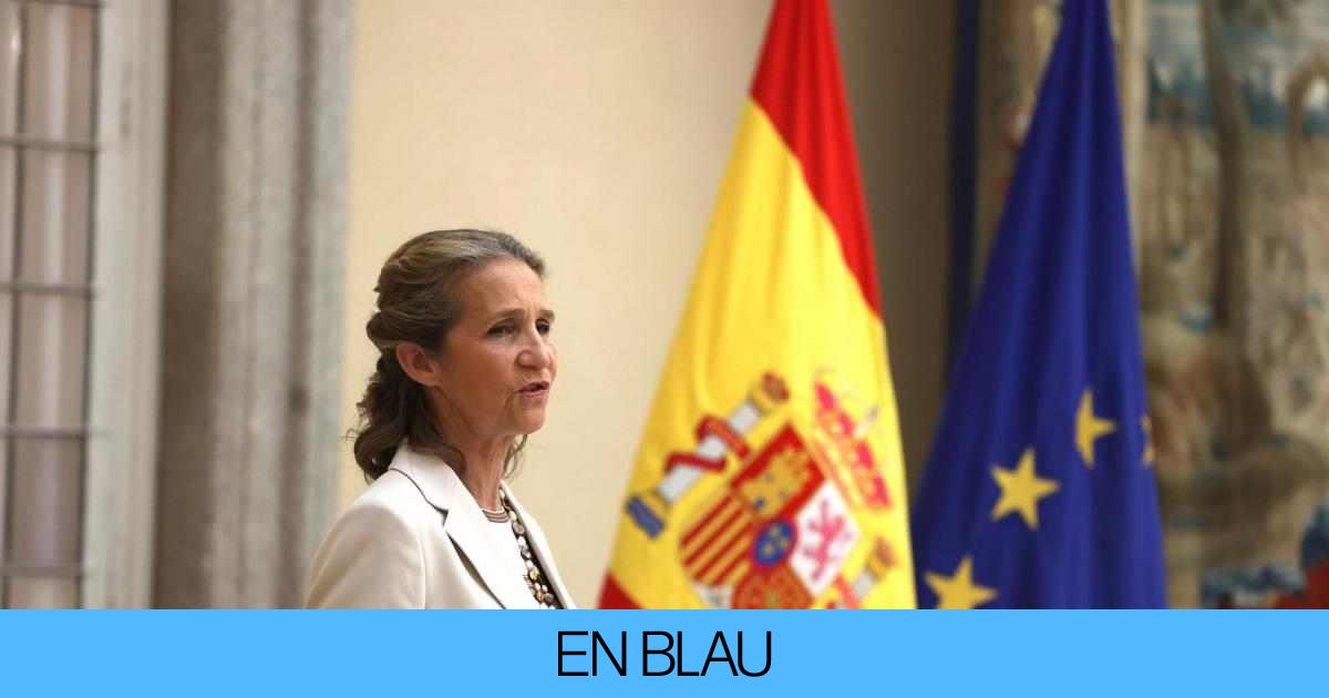 La infanta Elena, despedida del trabajo, su hermano la deja KO