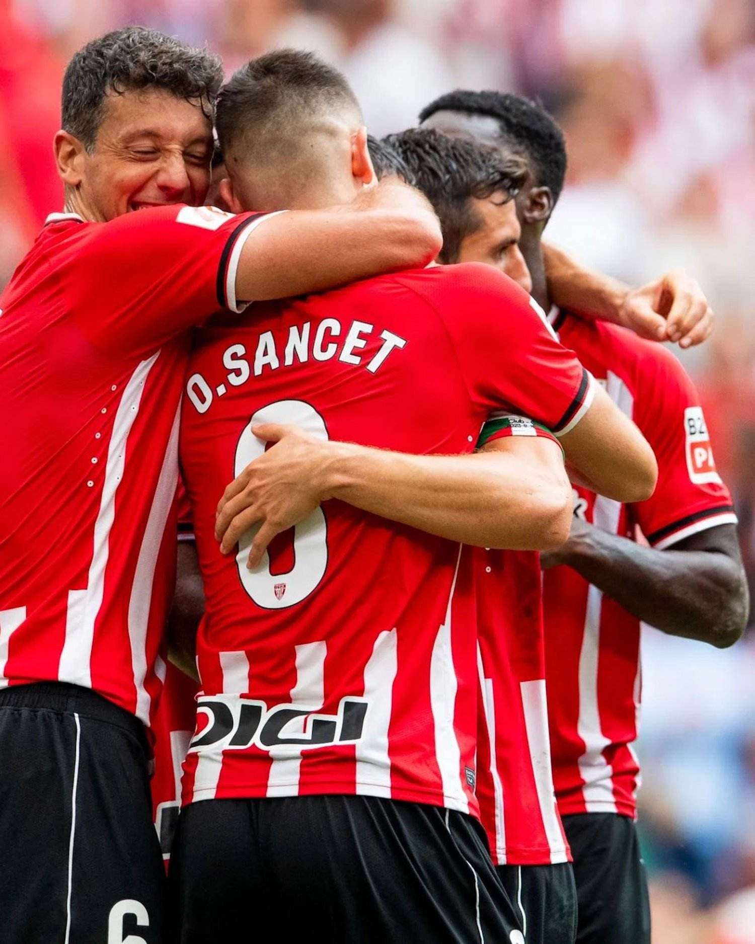 Ovación a lo que han hecho los jugadores del Athletic con la 'rojigualda': ira en las españas