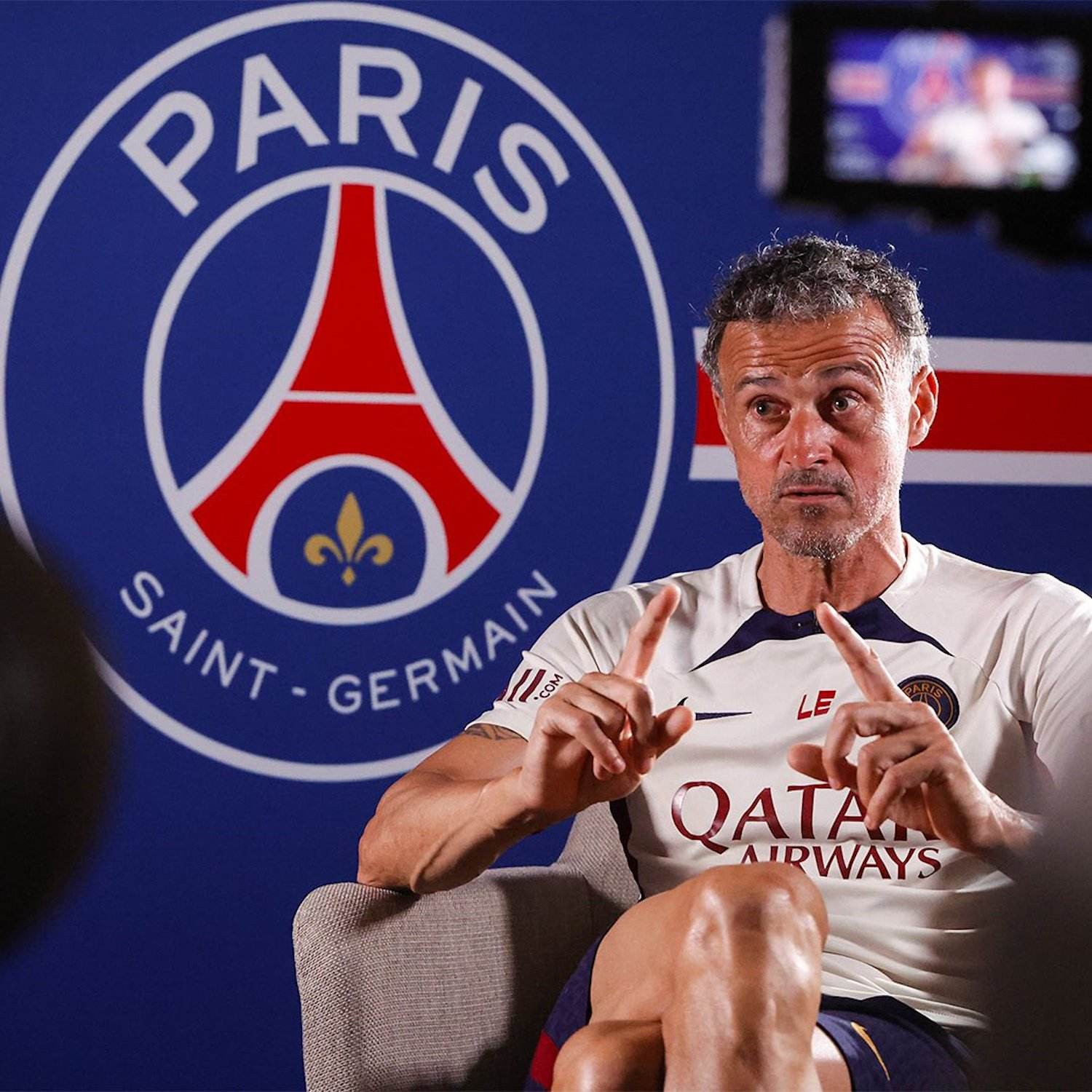 Luis Enrique, imagen impagable después de caer desde 60 metros de altura: cara de pánico