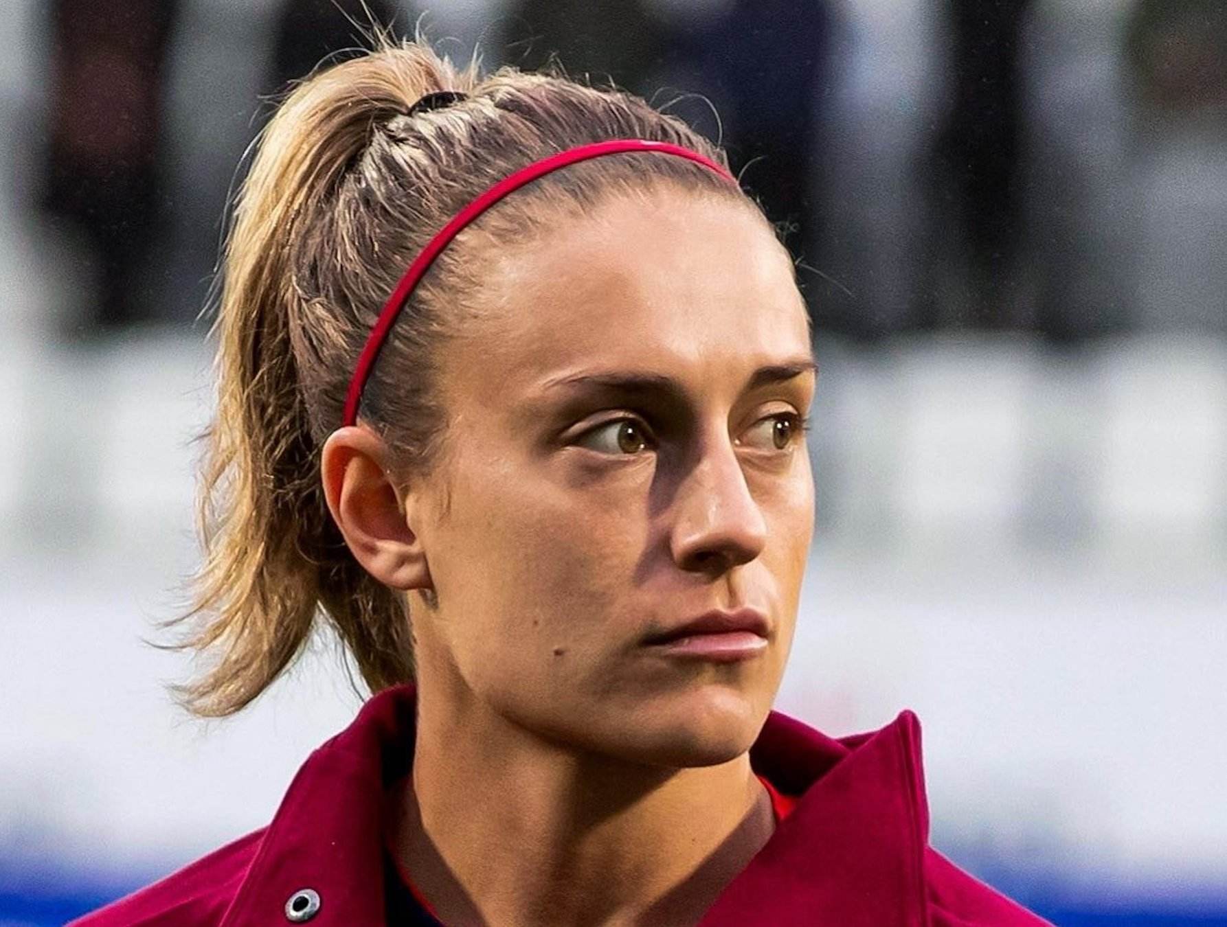 Alexia Putellas, mirada matadora en el aeropuerto de El Prat, dice esto de la selección