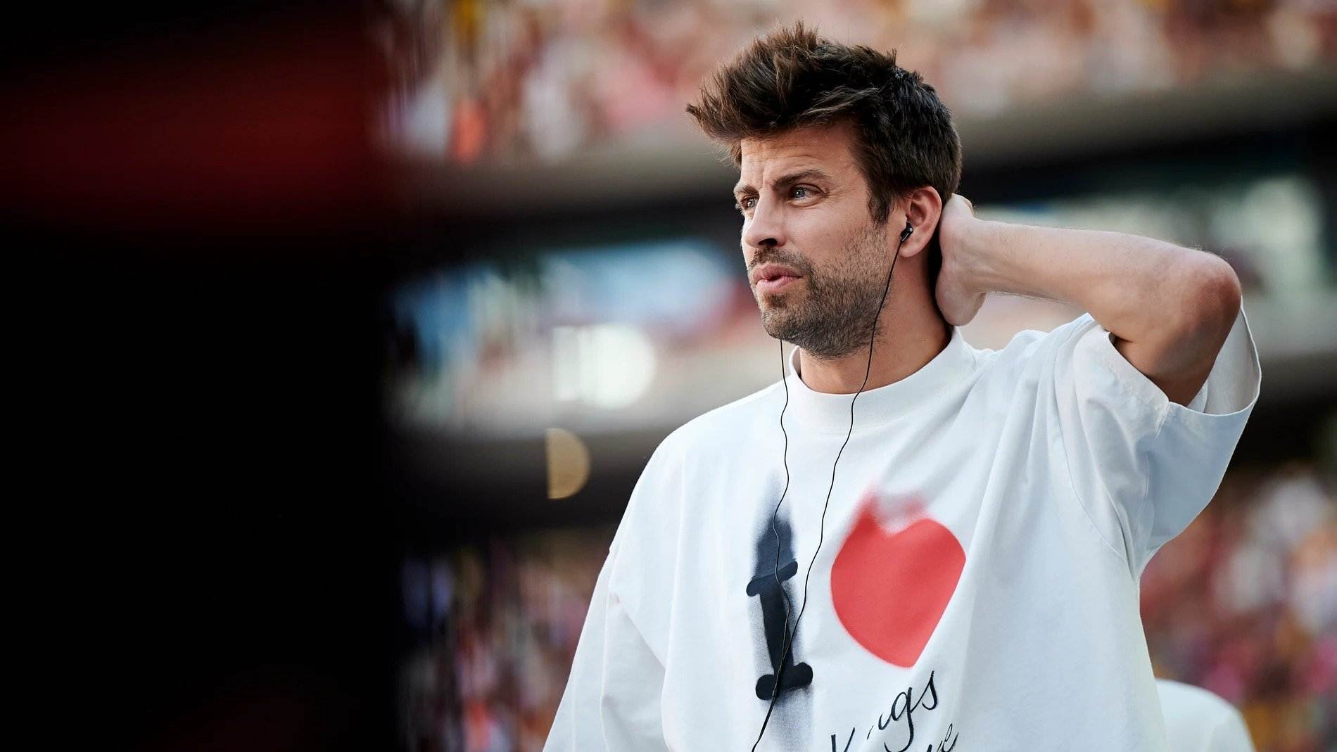 Piqué, relació oberta amb Shakira, terceres persones, homes i dones