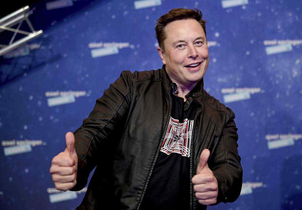 La festa més boja d'Elon Musk: desmai, vodka i coets
