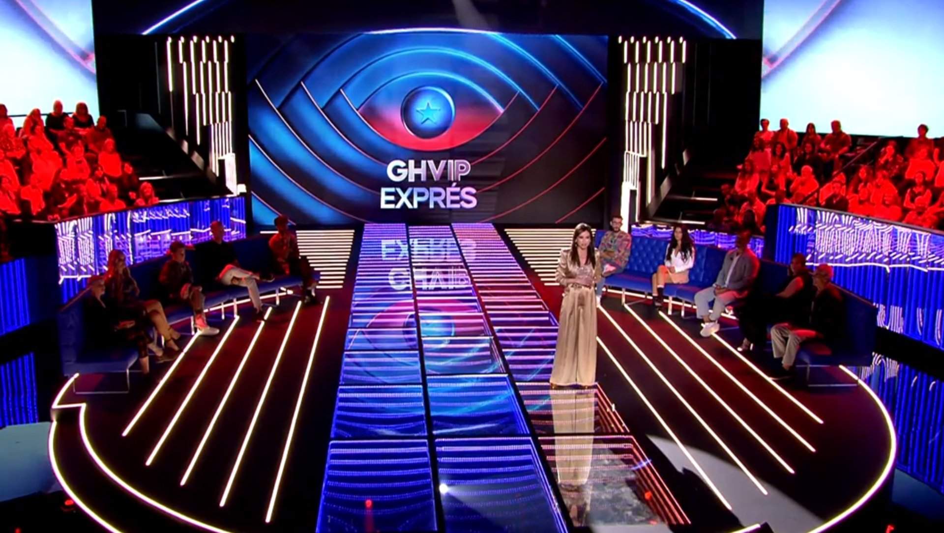 Artista barcelonesa estalla contra Telecinco por el trato recibido: "falsos, ¡hijas de p***!"