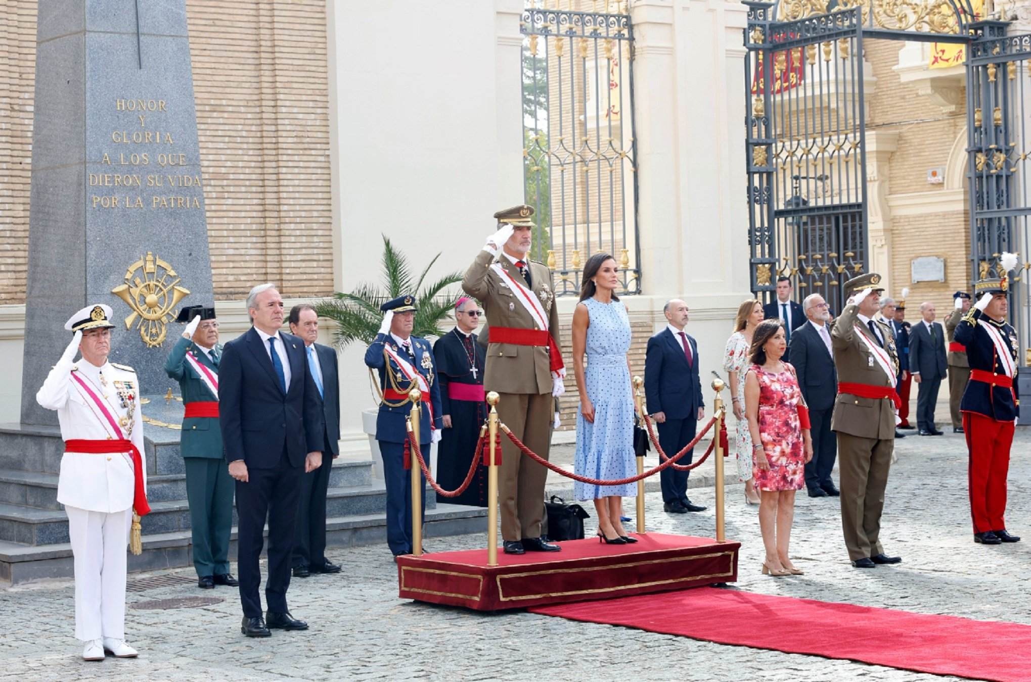 La imatge repugnant i feixista a la jura de bandera d'Elionor, amb els reis, que Zarzuela ha volgut amagar