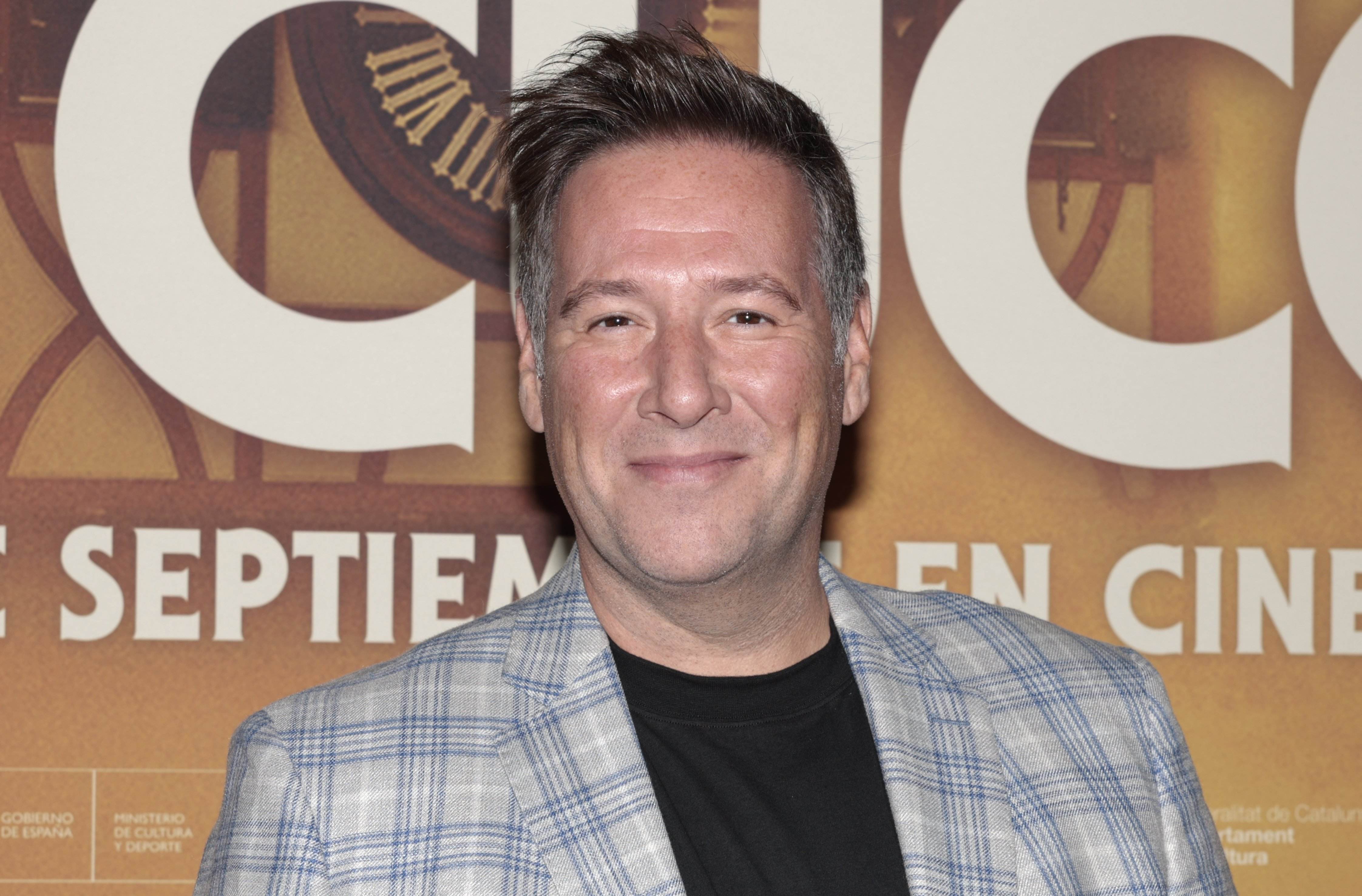 Carlos Latre, irreconeixible en una foto dels 90, ros i amb els cabells llargs