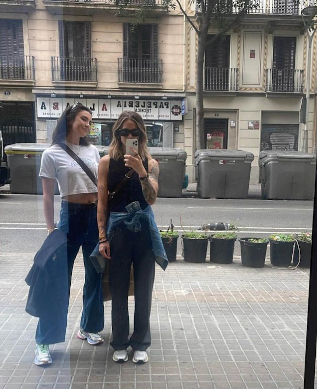 Mapi León i Ingrid Engen, ferides de guerra al centre de Barcelona, "my panda"