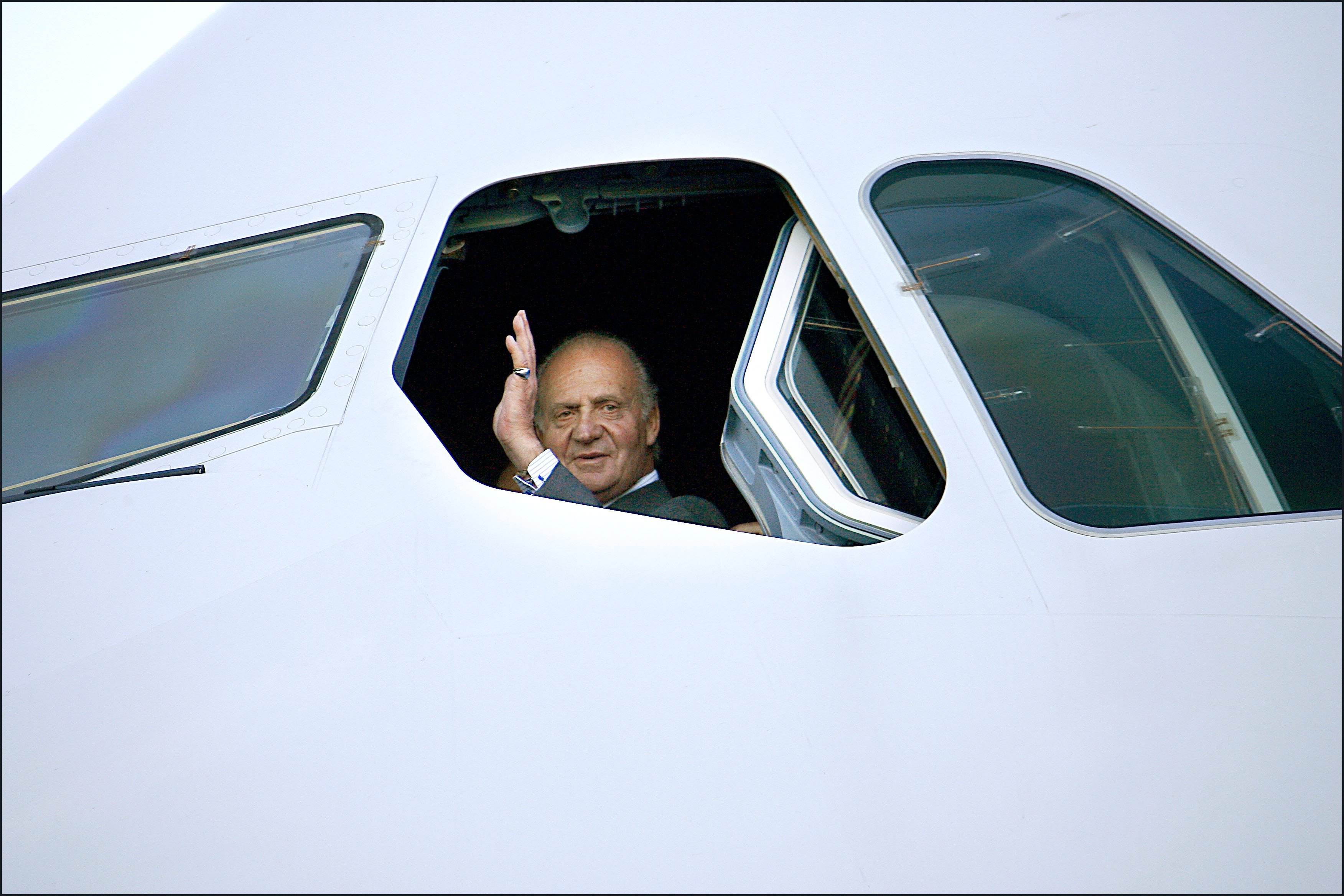 Juan Carlos I viaja a Madrid para cerrar un acuerdo de varios millones que implica a Felipe VI y Letizia