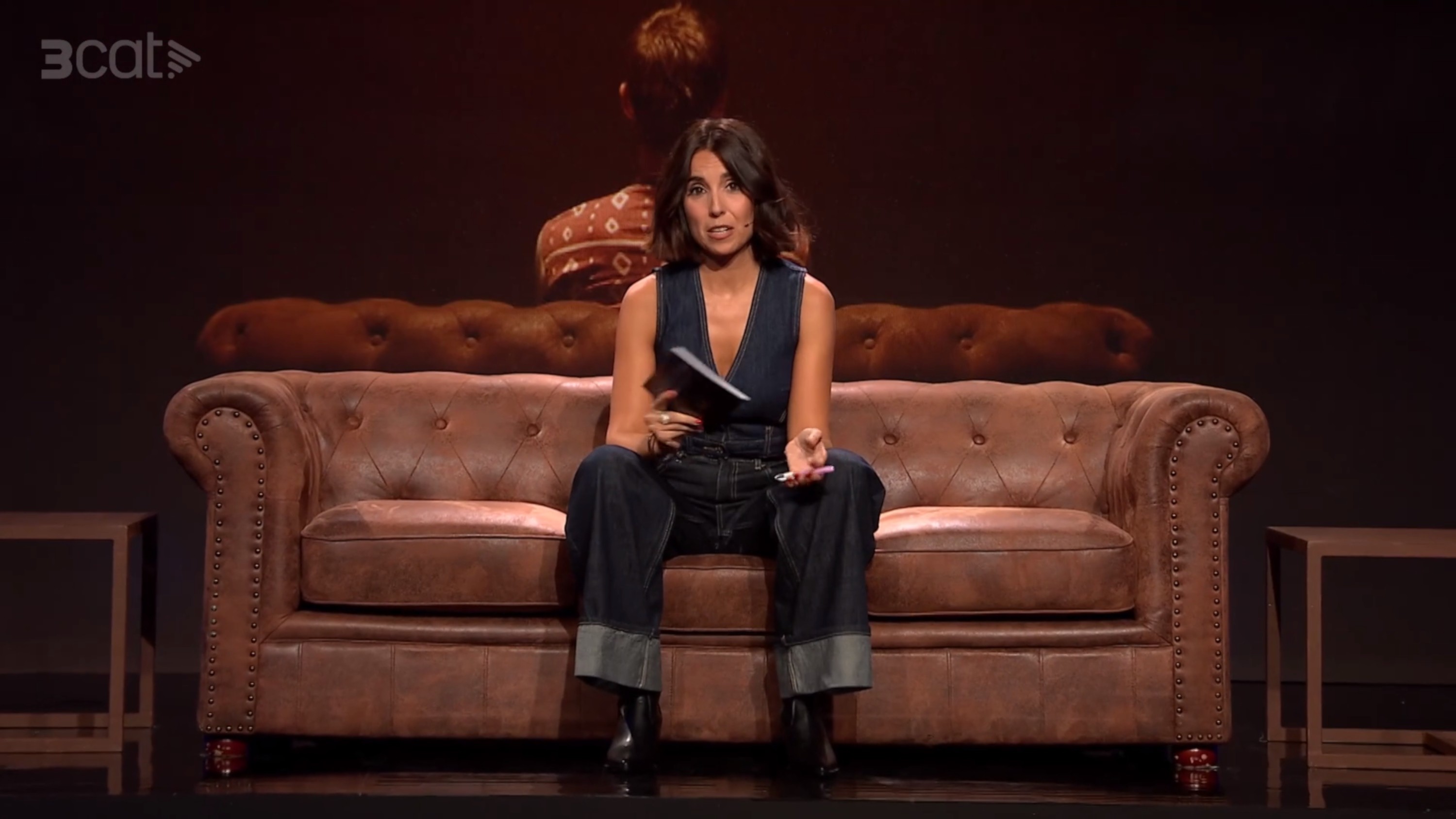 Laura Rosel llena el teatro: así sale haciendo de actriz, división de opiniones