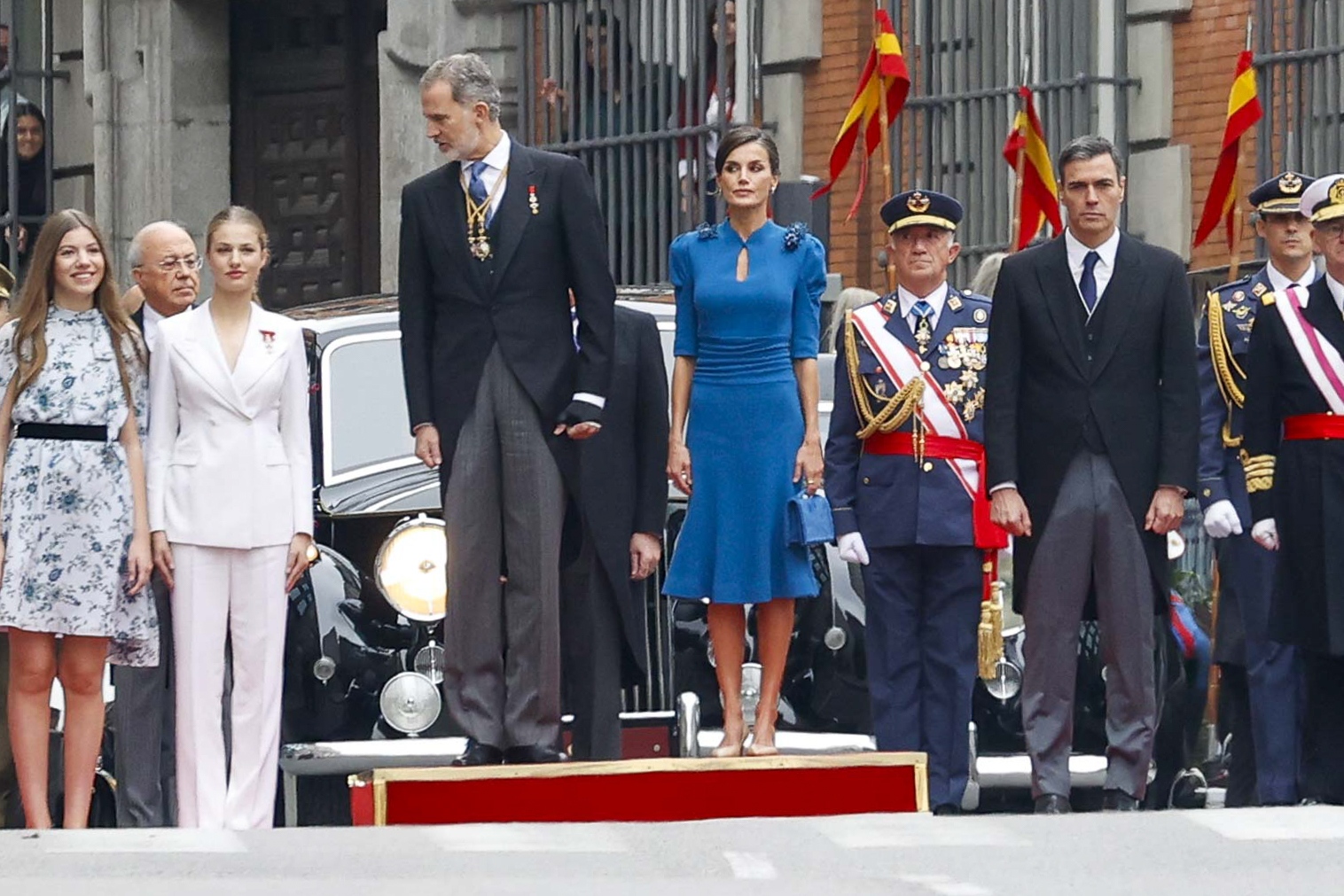 Indecent imatge que s'ha vist a l'arribada d'Elionor al Congrés, amb micro obert a TVE i comentari brutal