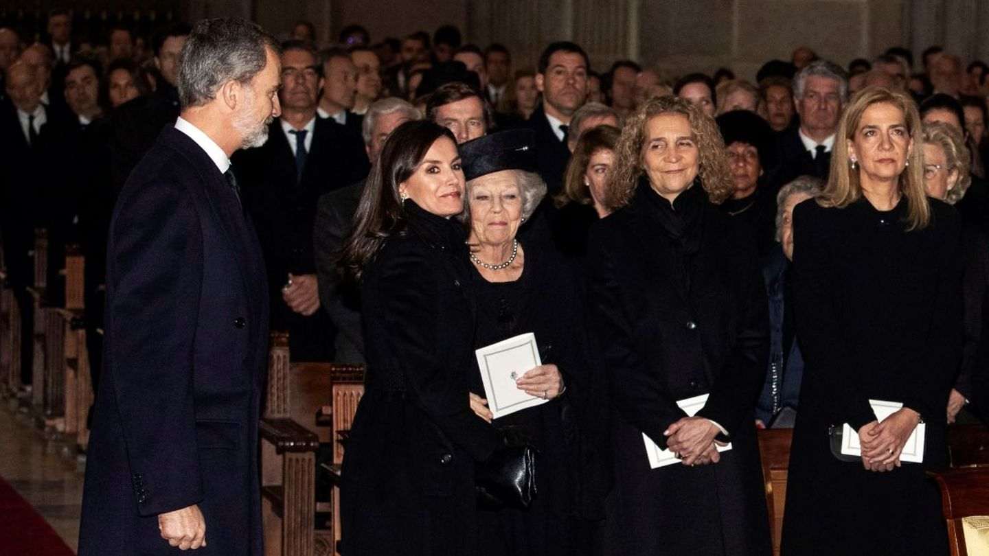 La infanta Cristina y Letizia, peor que nunca en el 18 cumpleaños de Leonor