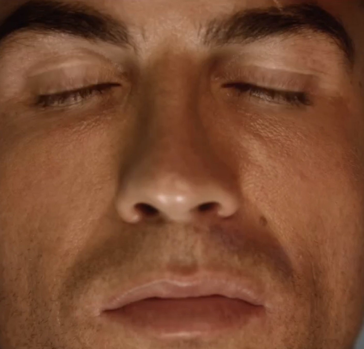 Cristiano Ronaldo, sin nada, en la sauna: el detalle en su cuerpo que hace sufrir