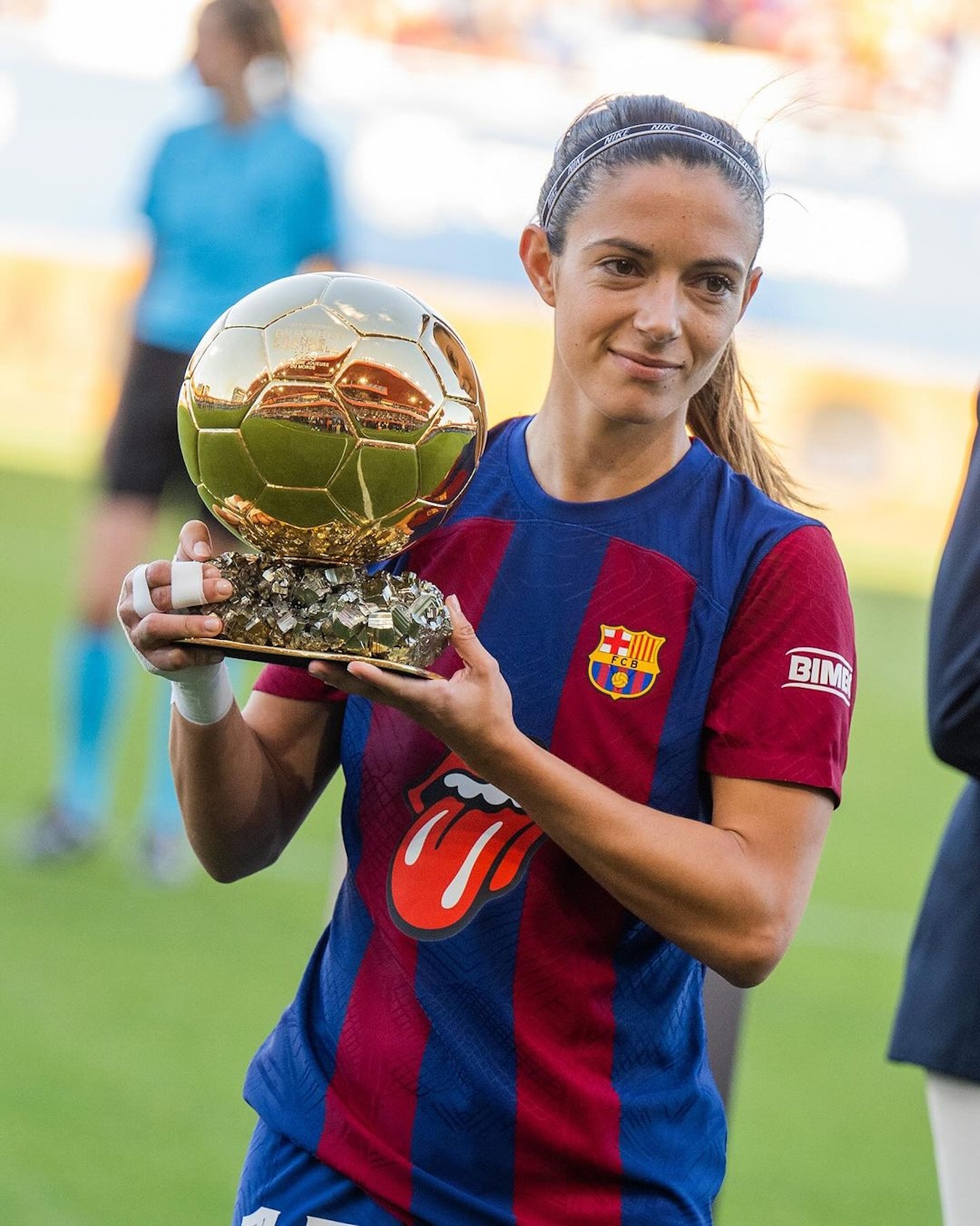 Los premios más ridículos del fútbol, atención a lo que hacen al Barça femenino