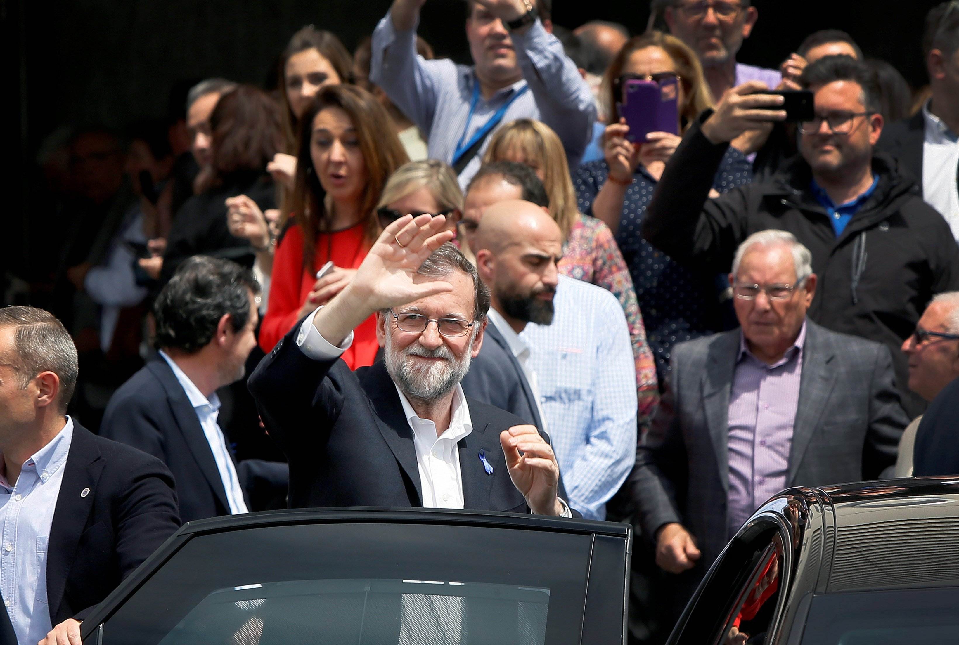 TVE censura el "¡Os jodéis!" de la cap de premsa de Rajoy als jubilats