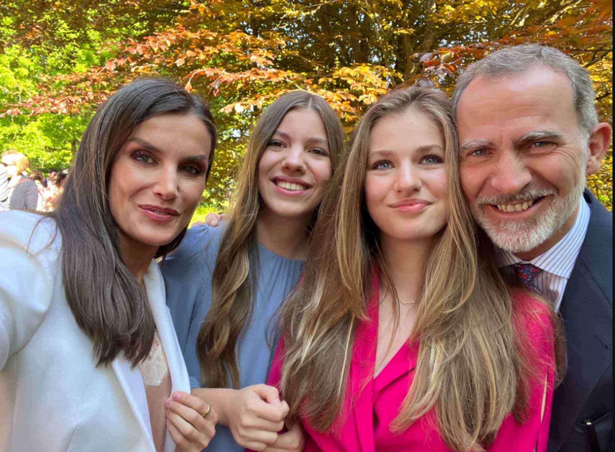 Leonor graduación con Letizia y Felipe 